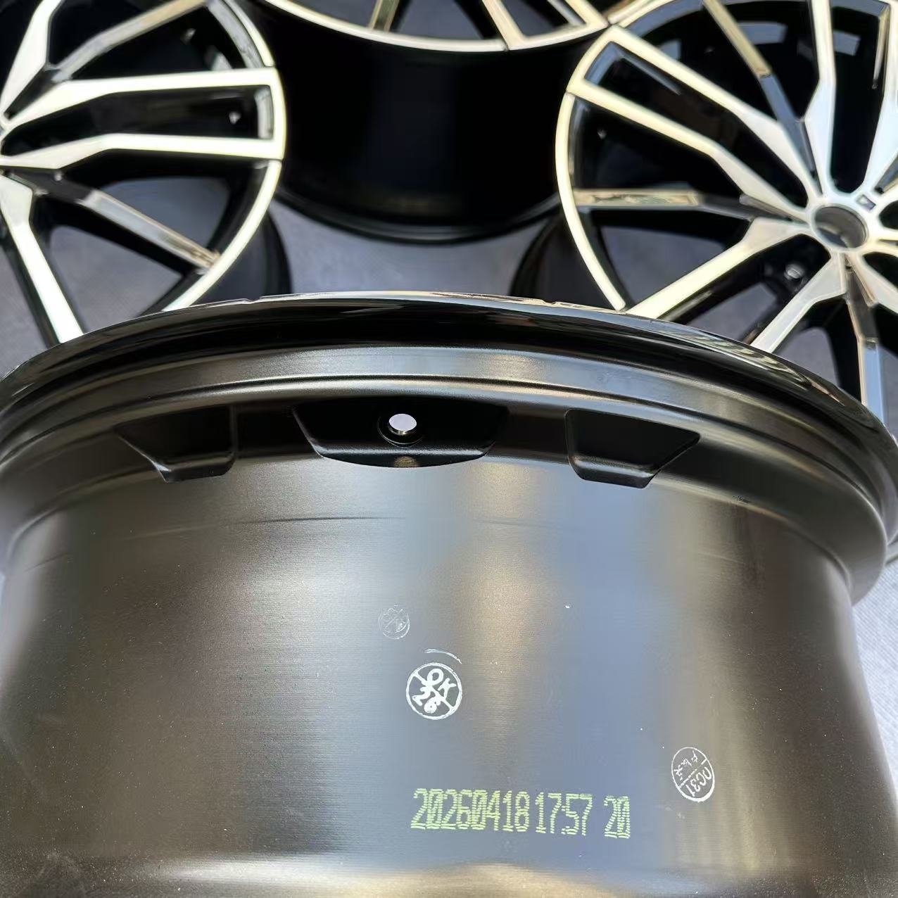 BMW X5 742M 22-inch brand new original wheels
