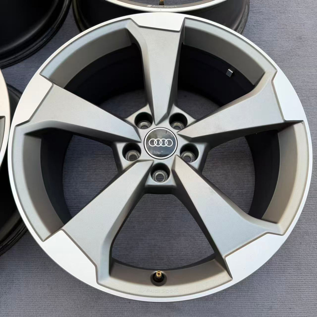 Audi S4 19 inch original wheel