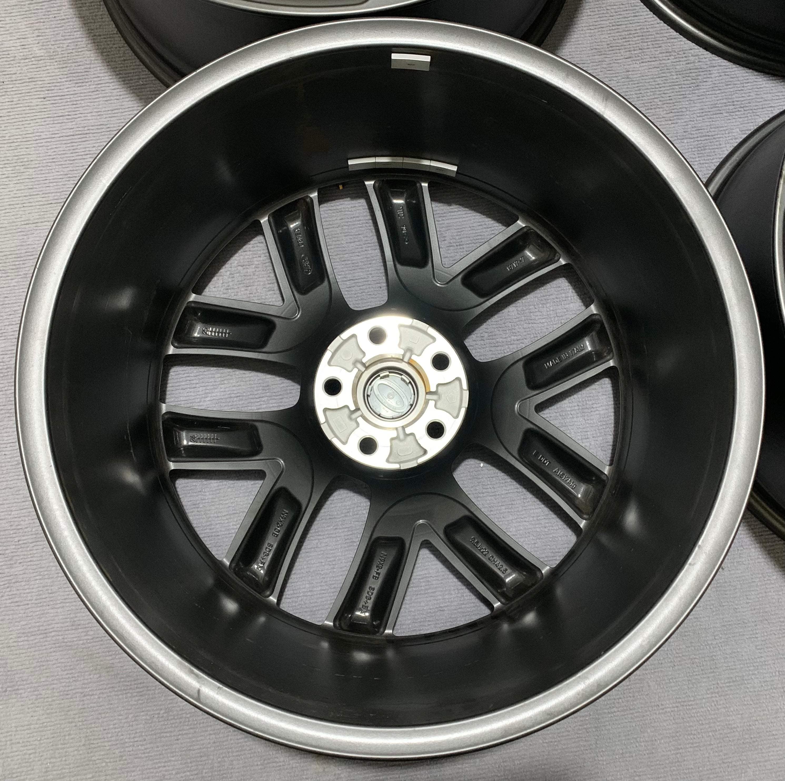 Land Rover Range Rover 22 inch Original wheels