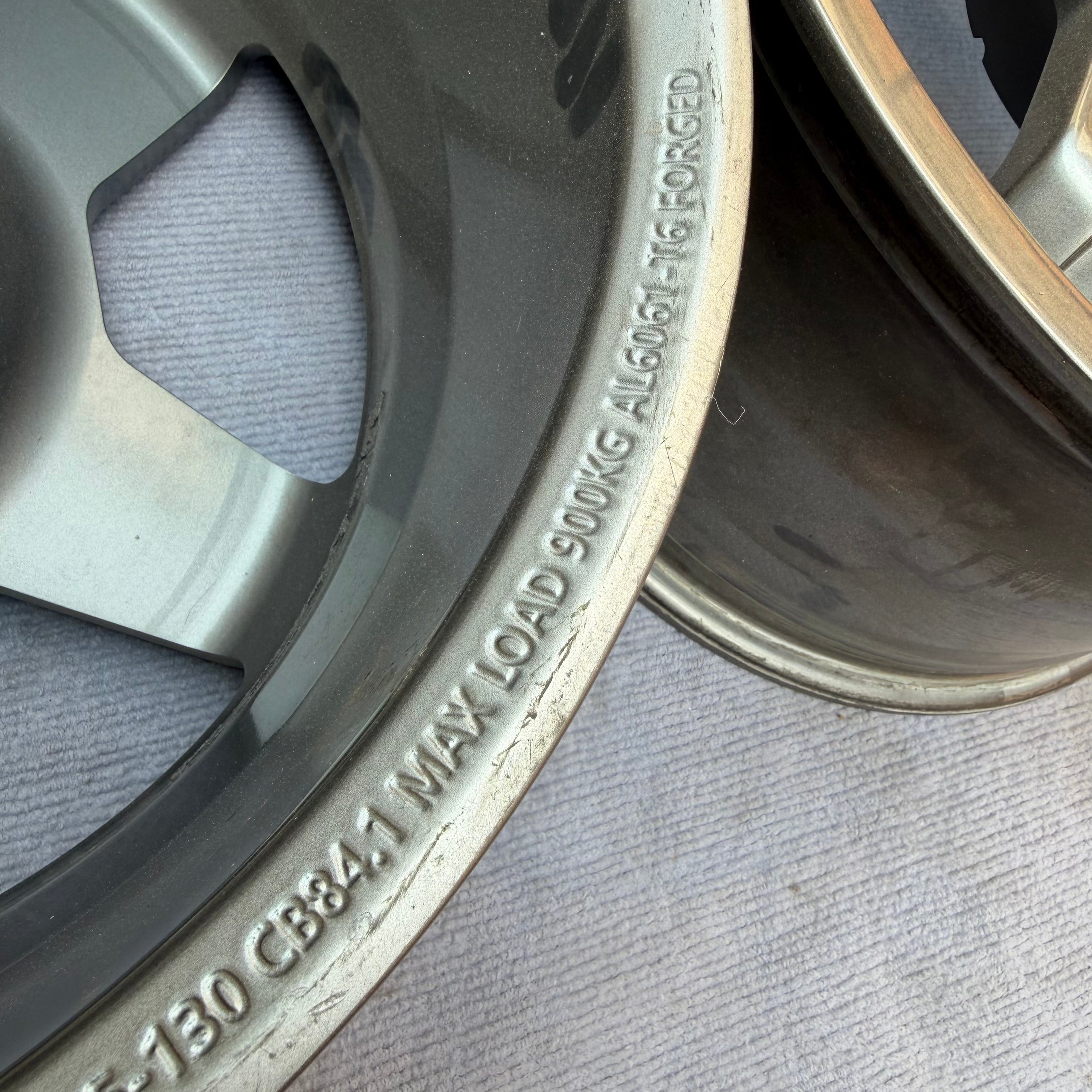 Mercedes-Benz G65 18 inch original wheels