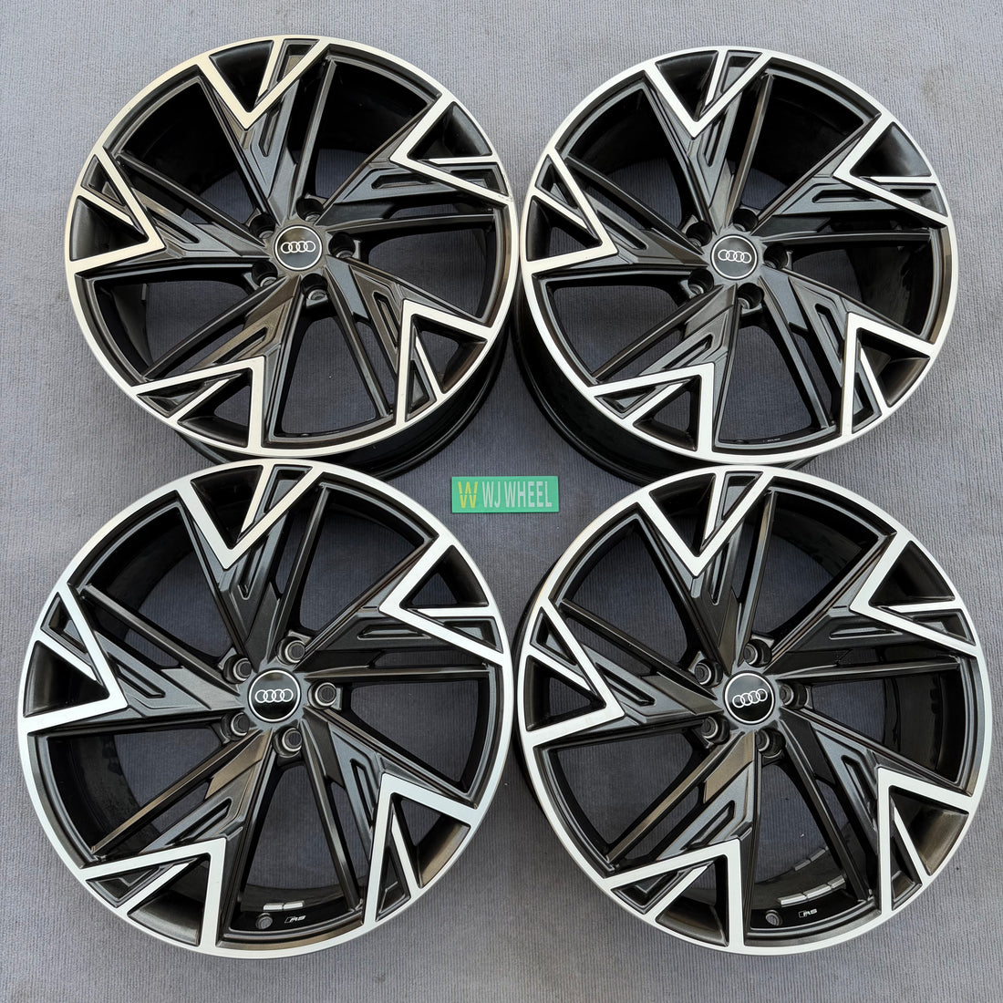 Audi  A7 21 inch original wheel black