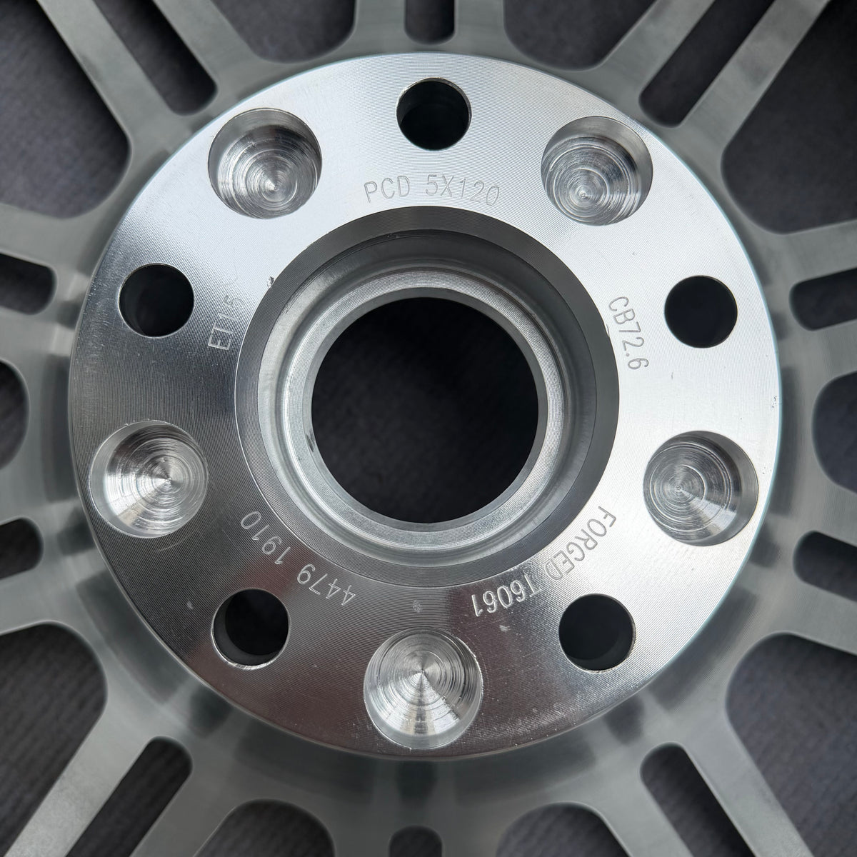 MB24 19 inch 5*120 72.6