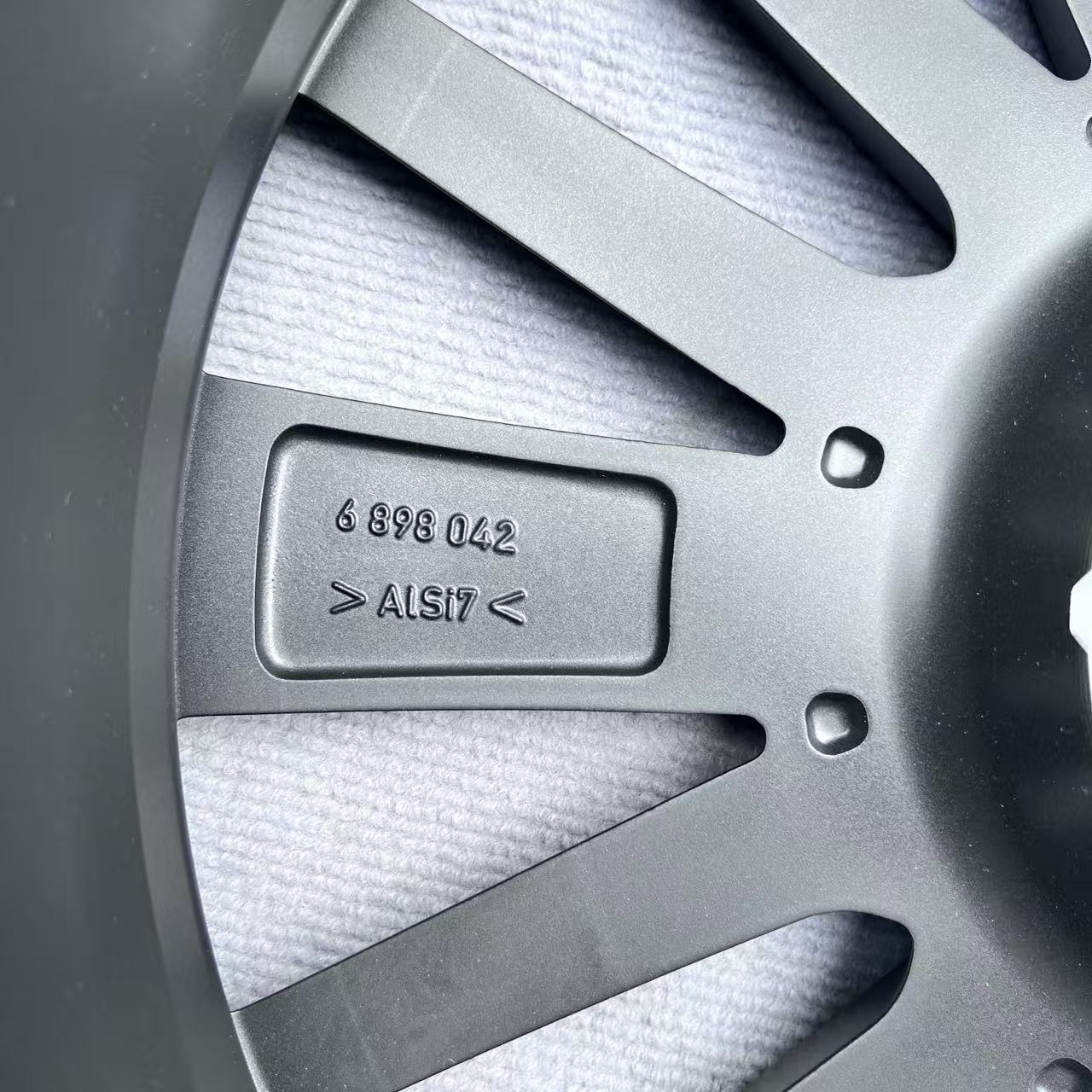 BMW X1 869M 20 inch brand new Original wheel
