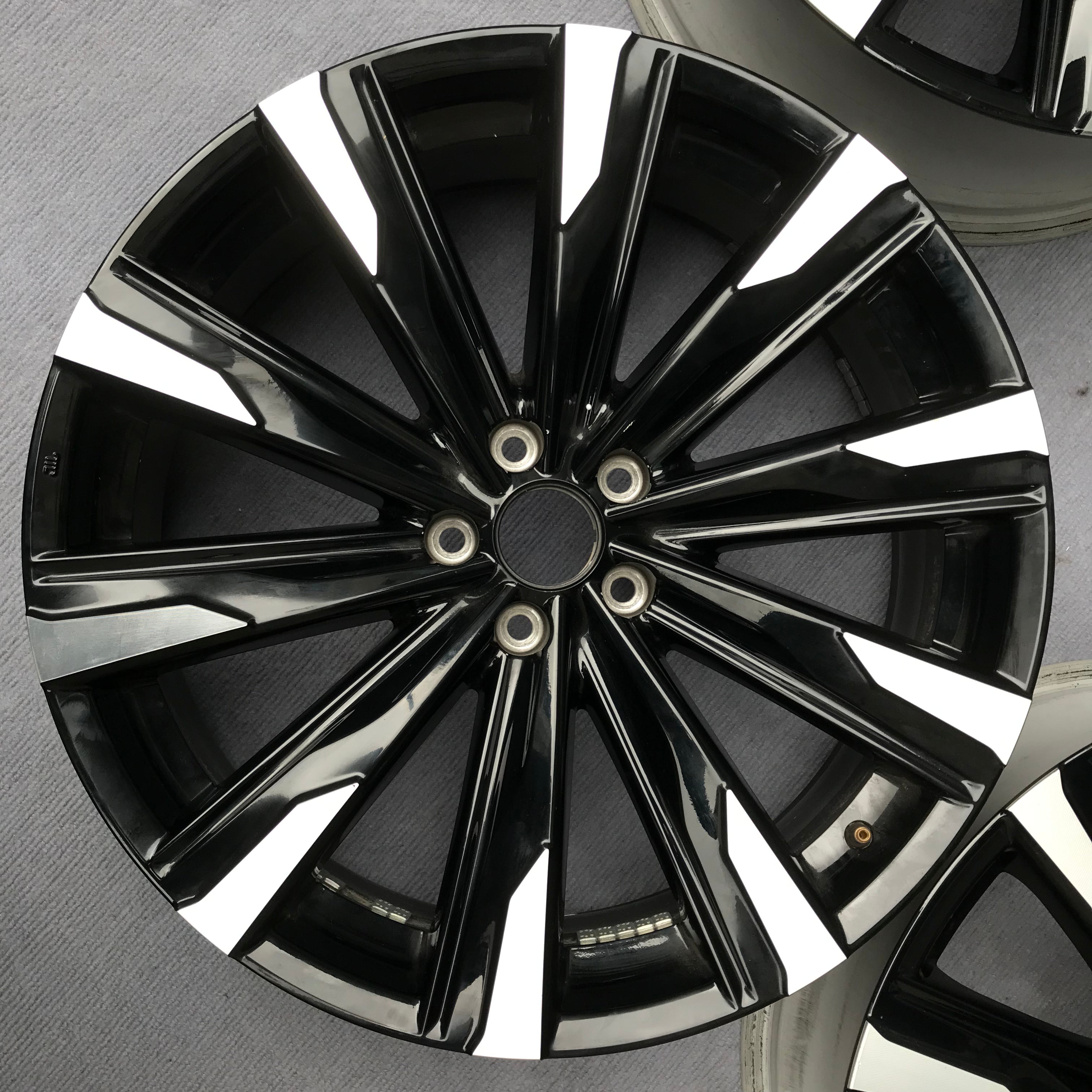 Toyota Crown 21-inch original wheels