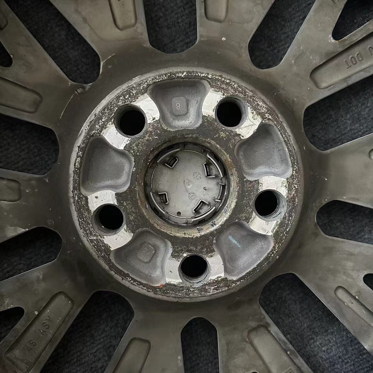Toyota Alphard 18 inch Original wheels