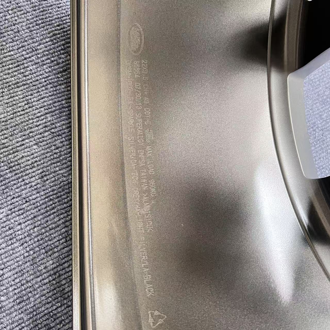 Land Rover RangeRover 22 inch original wheel