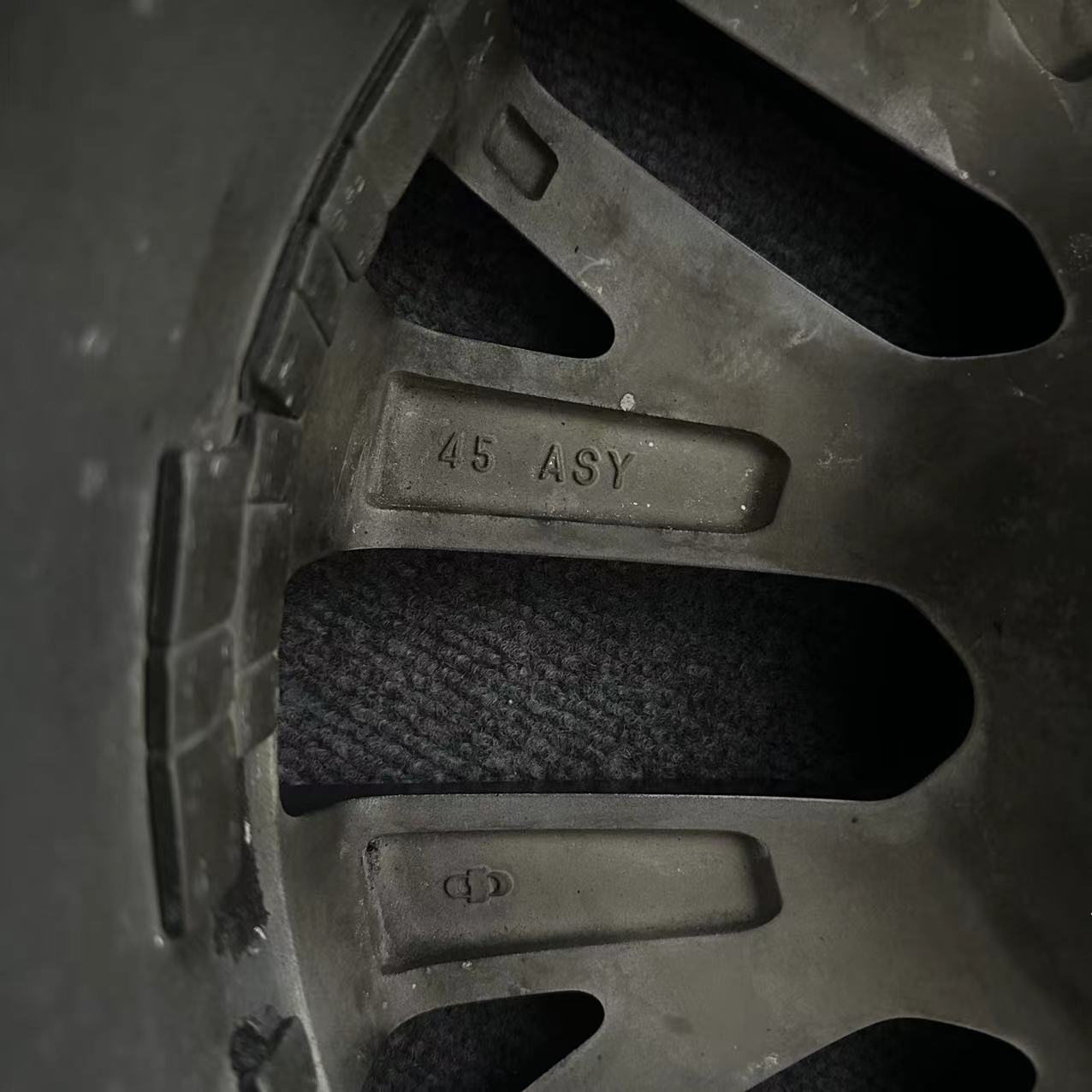 Toyota Alphard 18 inch Original wheels