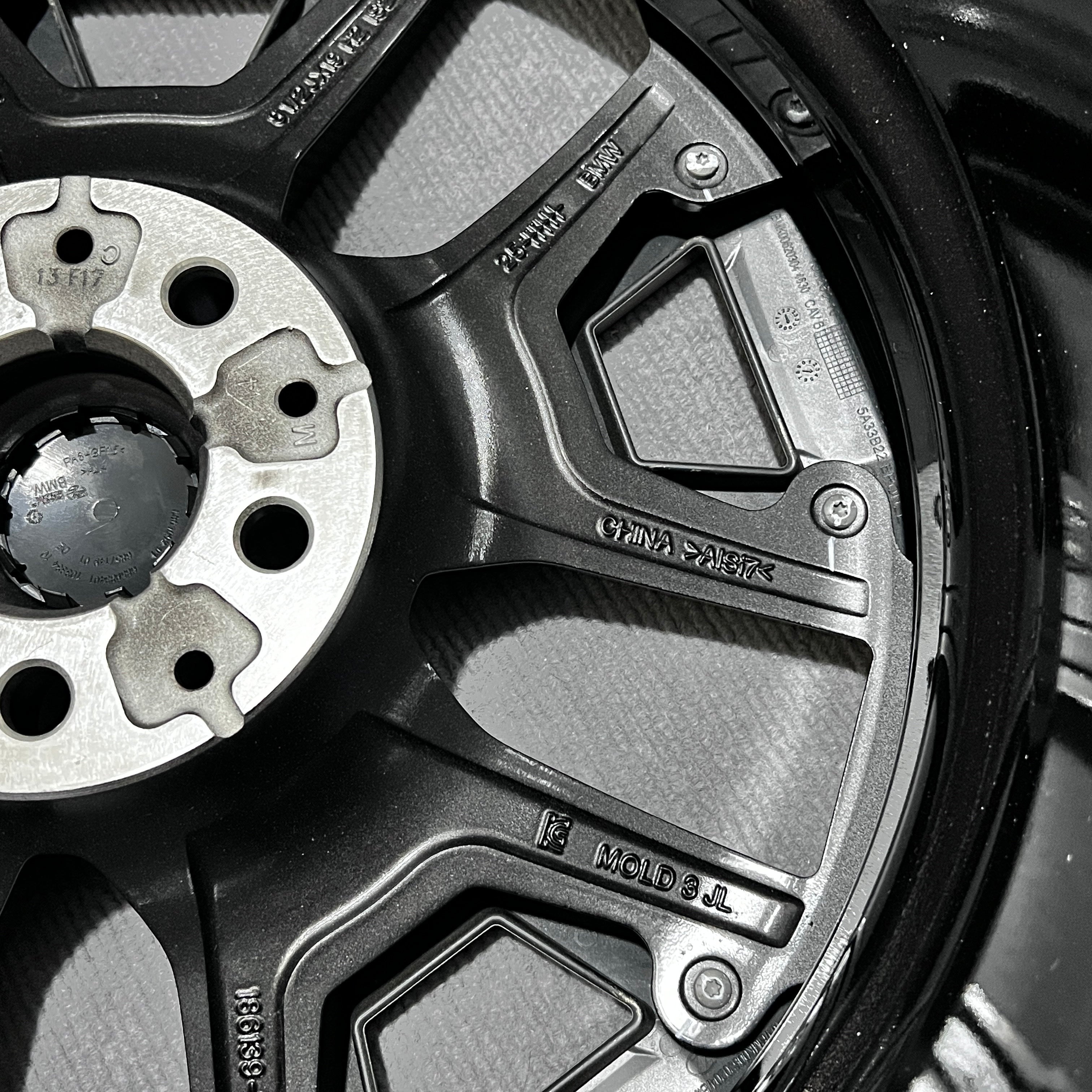 BMW 5 Series 934M 19 inch original wheels