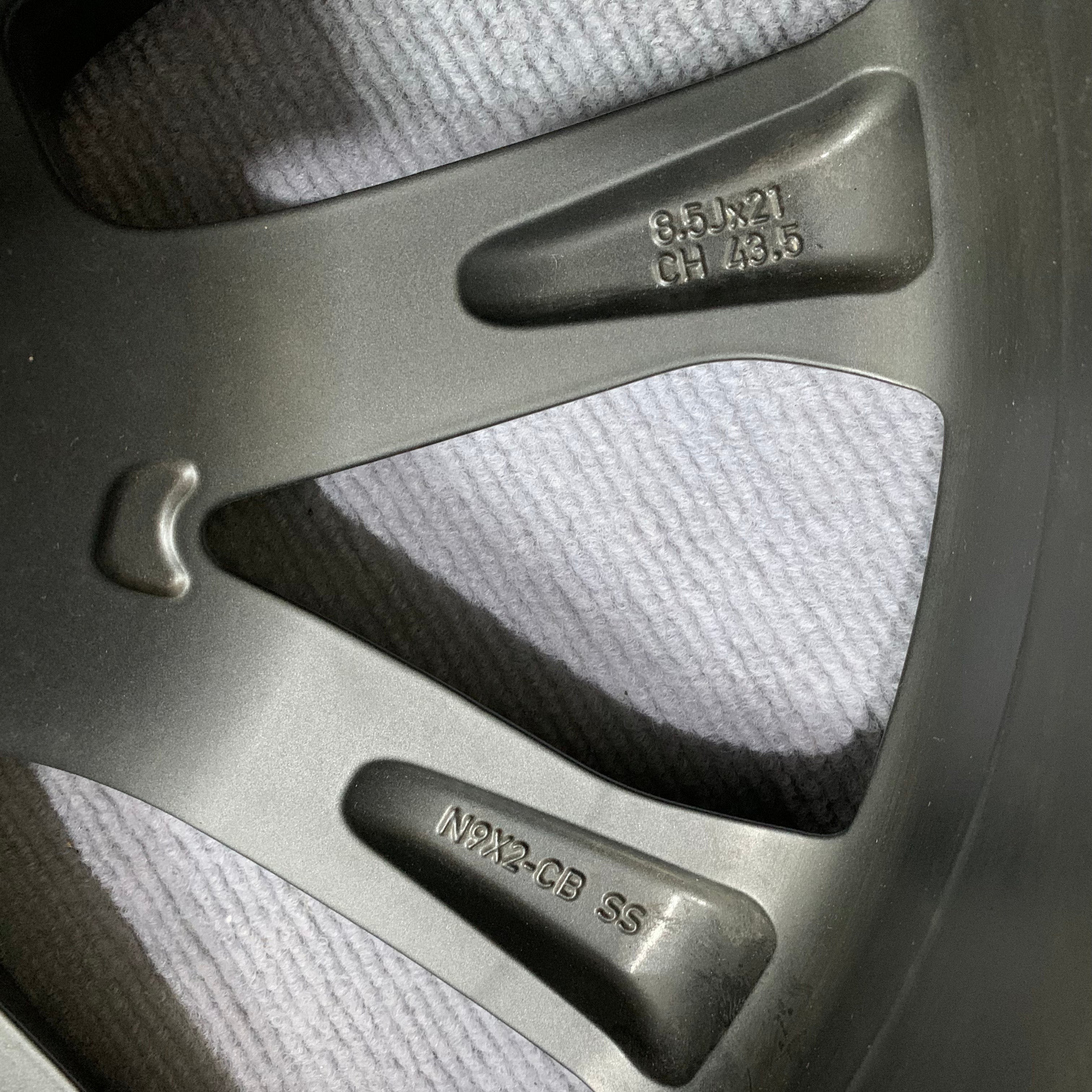 Land Rover Range Rover 21 inch Original wheels