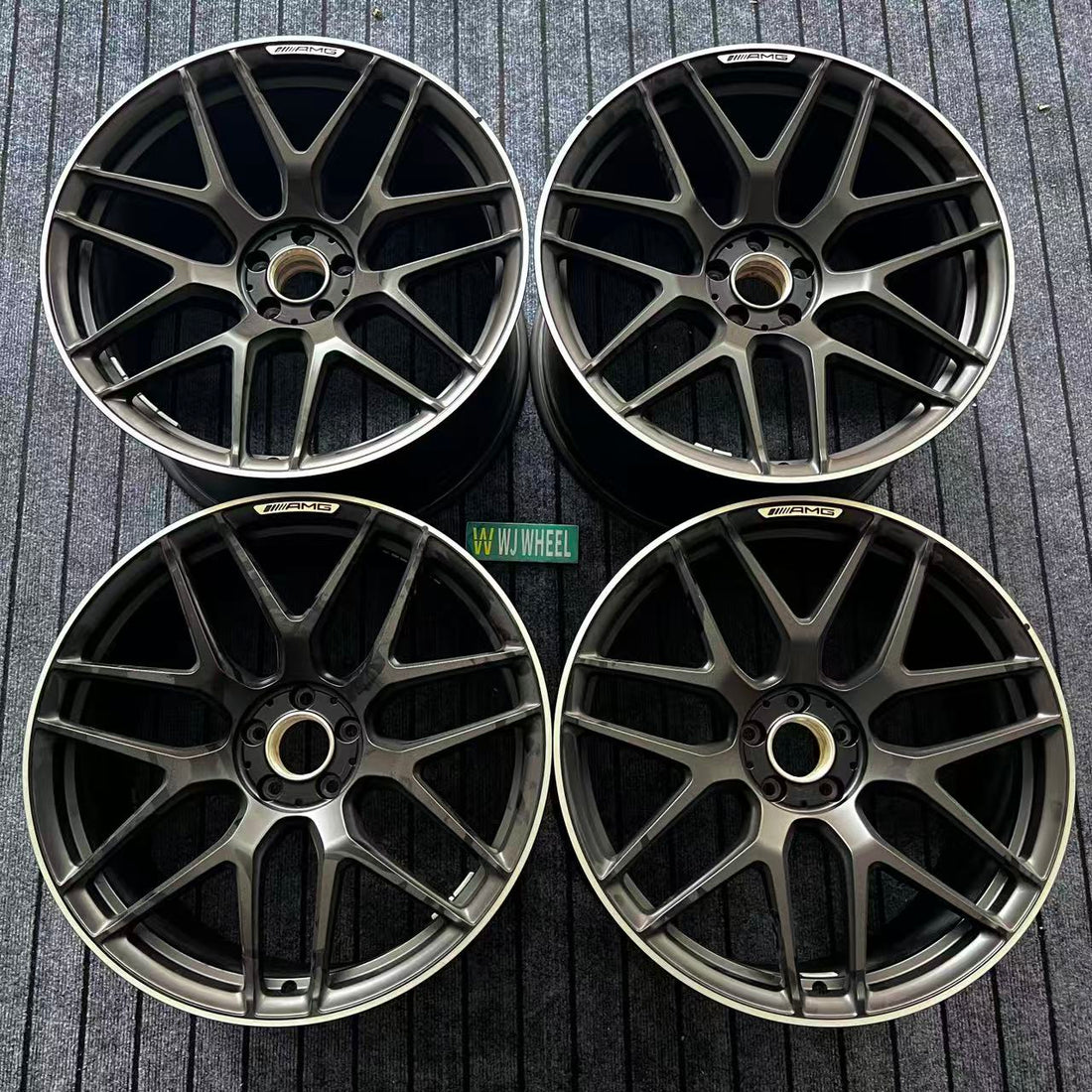 Mercedes benz G63 22 inch Original wheels