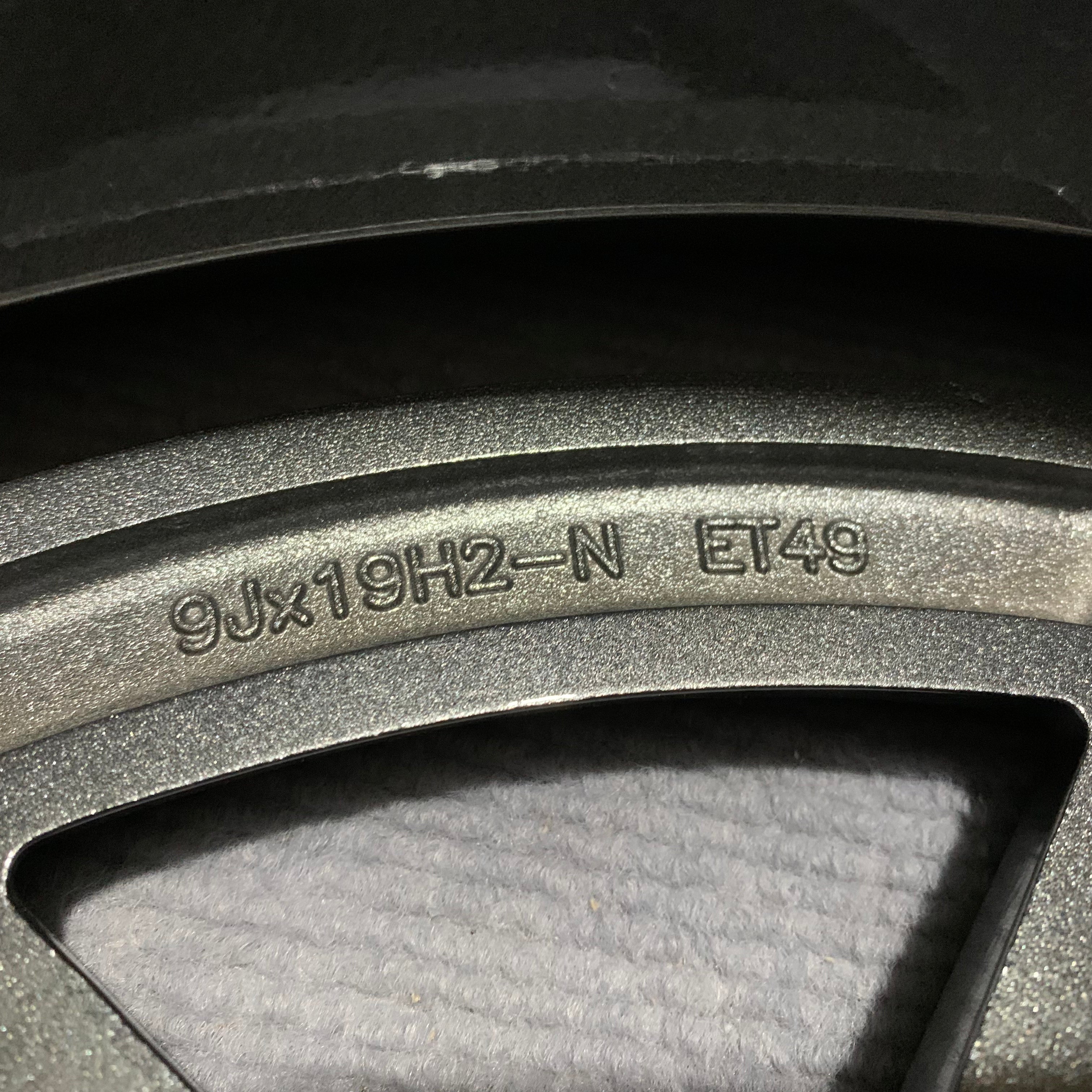 Mercedesbenz E300 19 inch original wheel