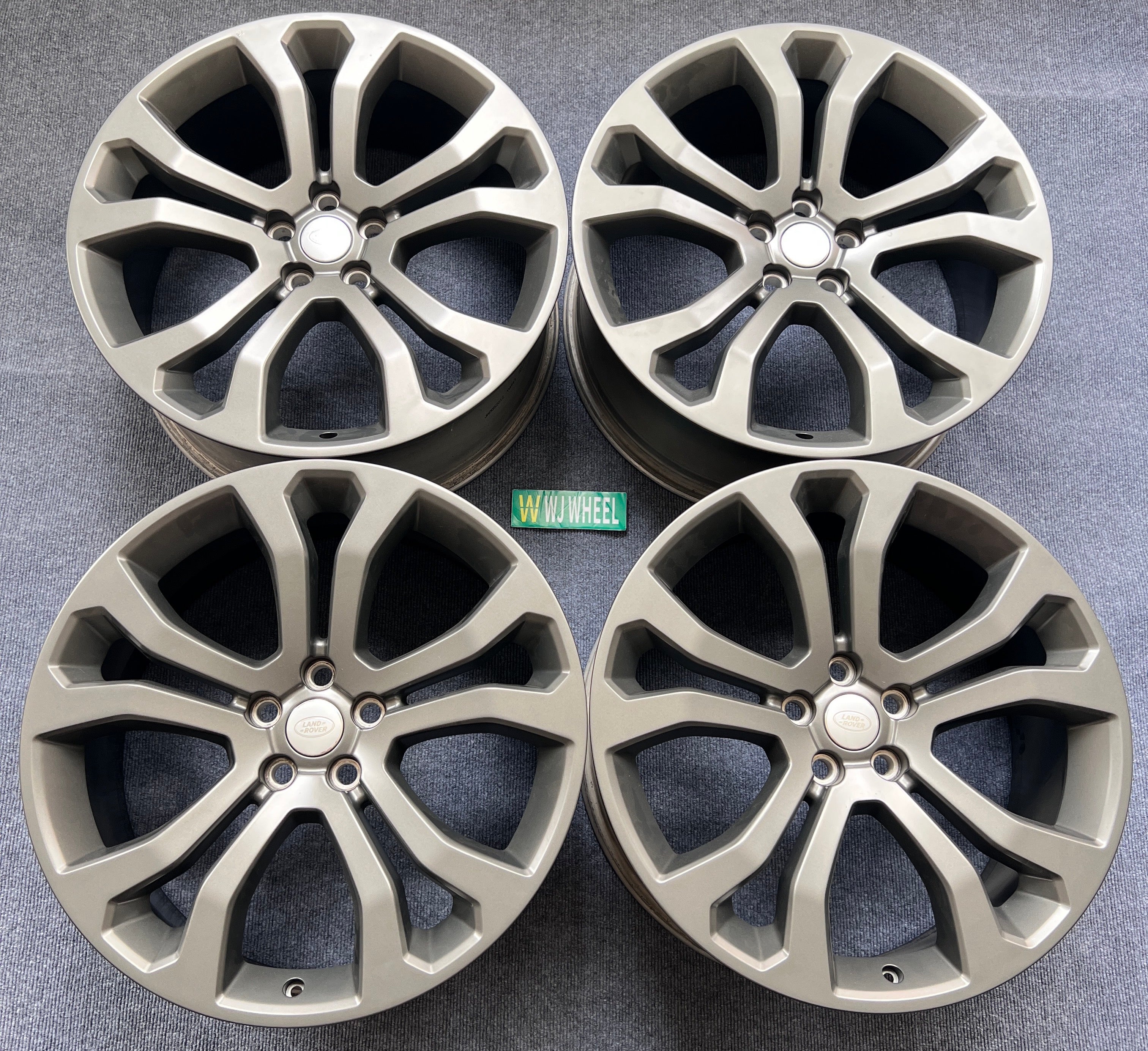 Land Rover RangeRover 22 inch original wheel