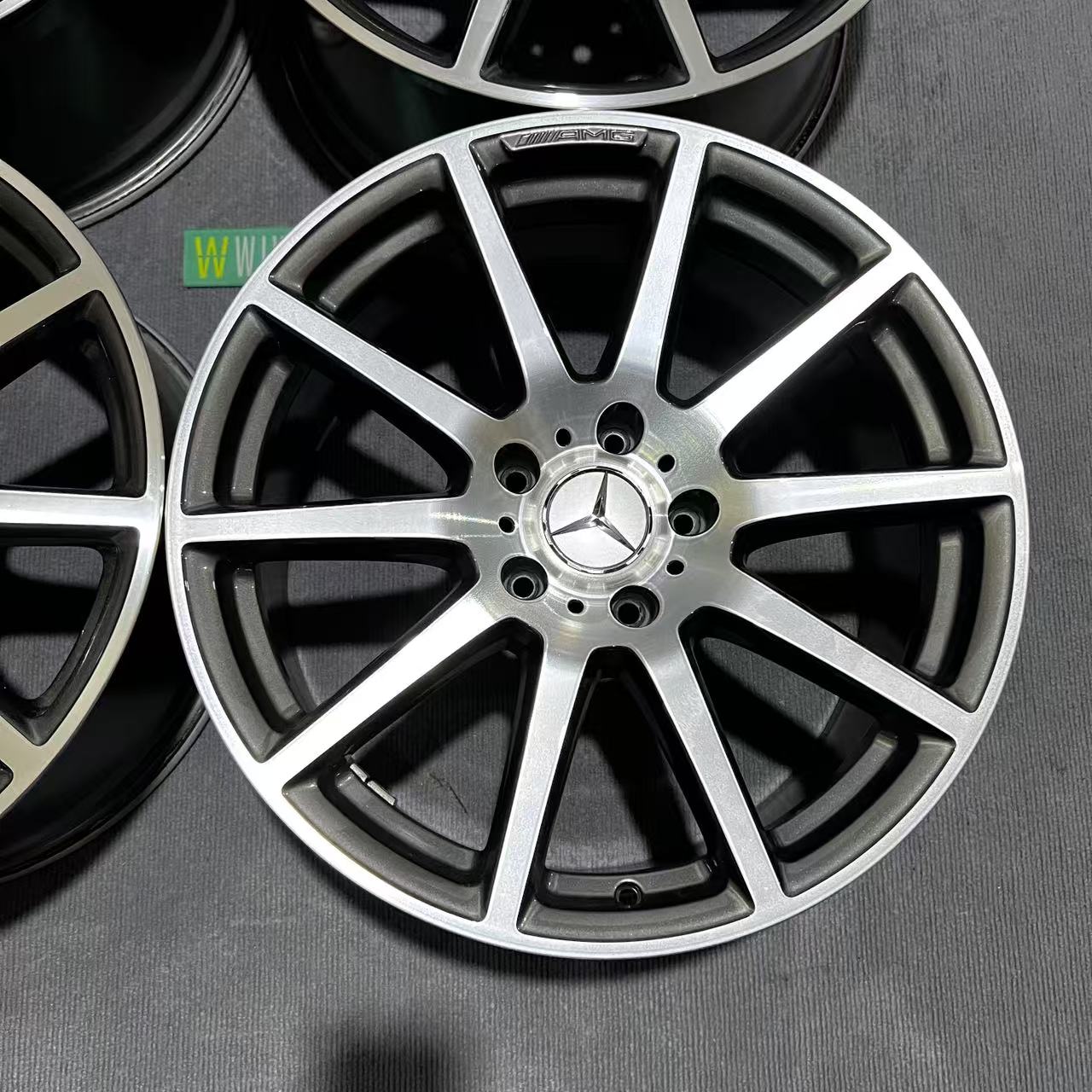 Mercedes-Benz G63 20 inch original wheels
