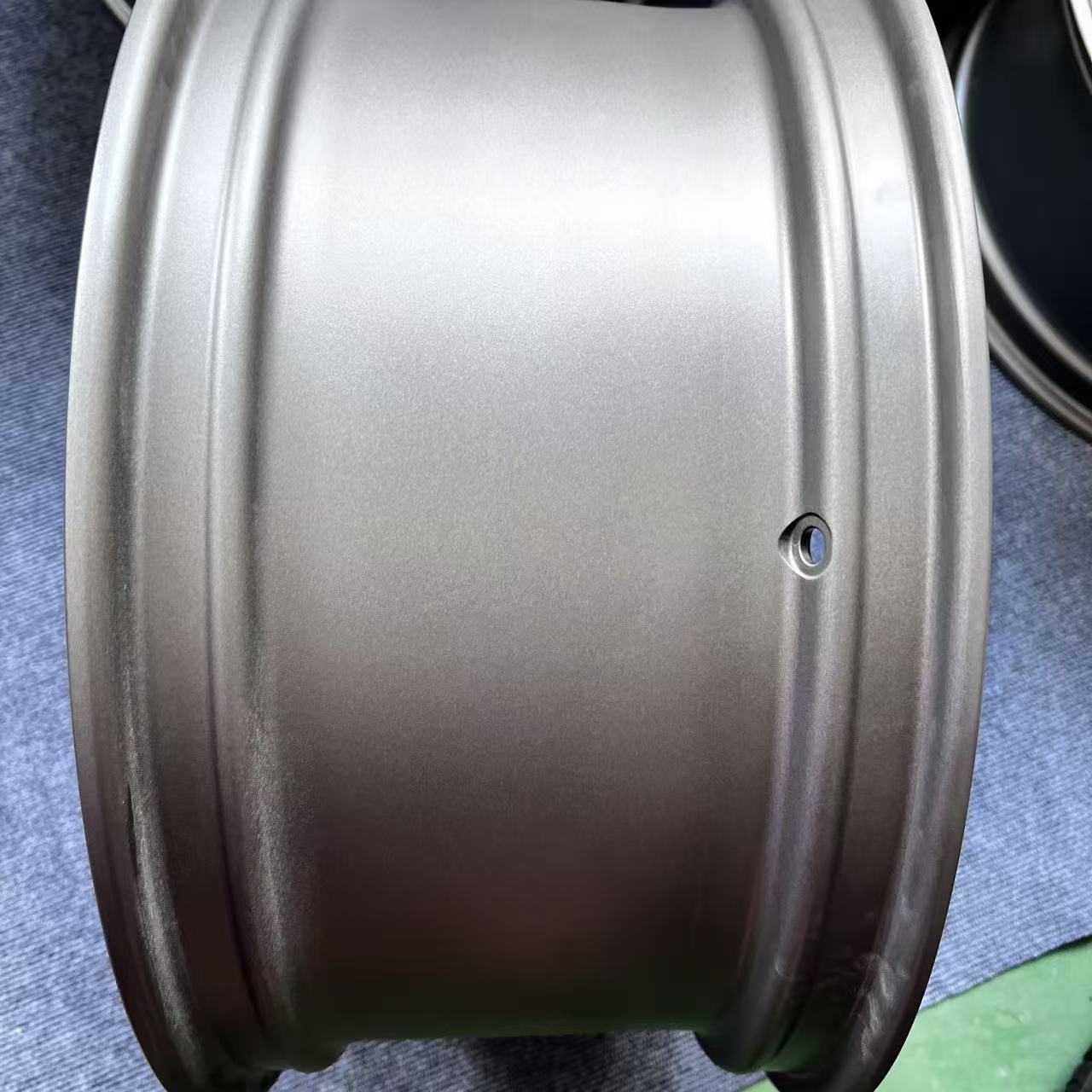 Porsche Cayenne 21-inch original wheels