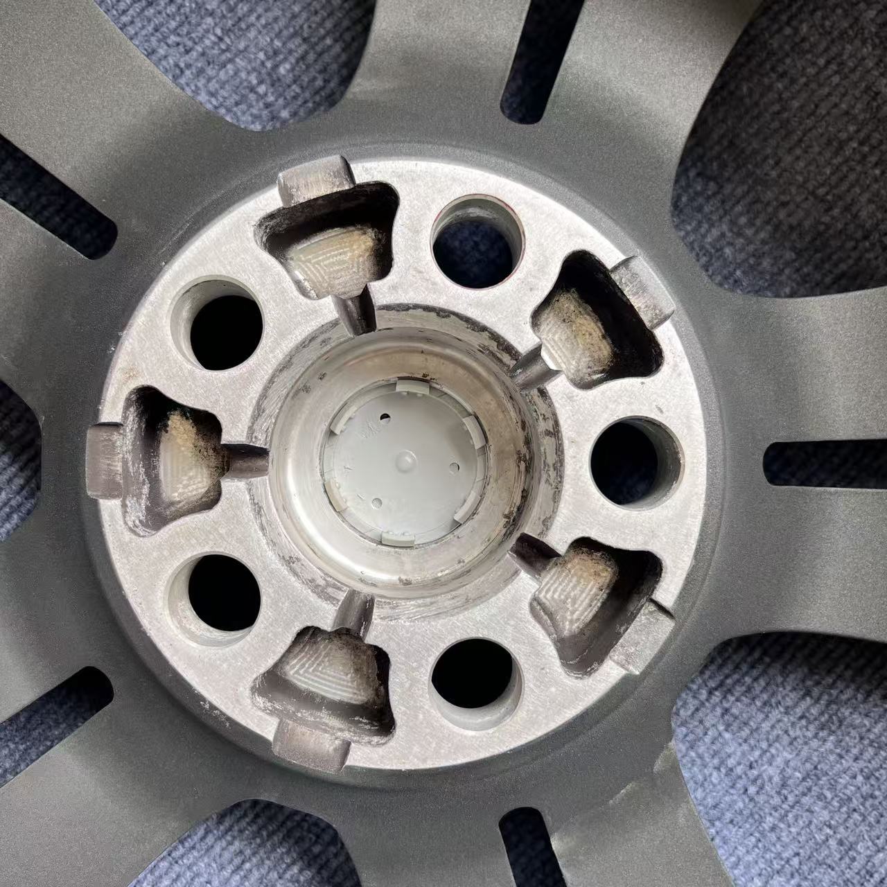 Land Rover RangeRover 22 inch original wheel