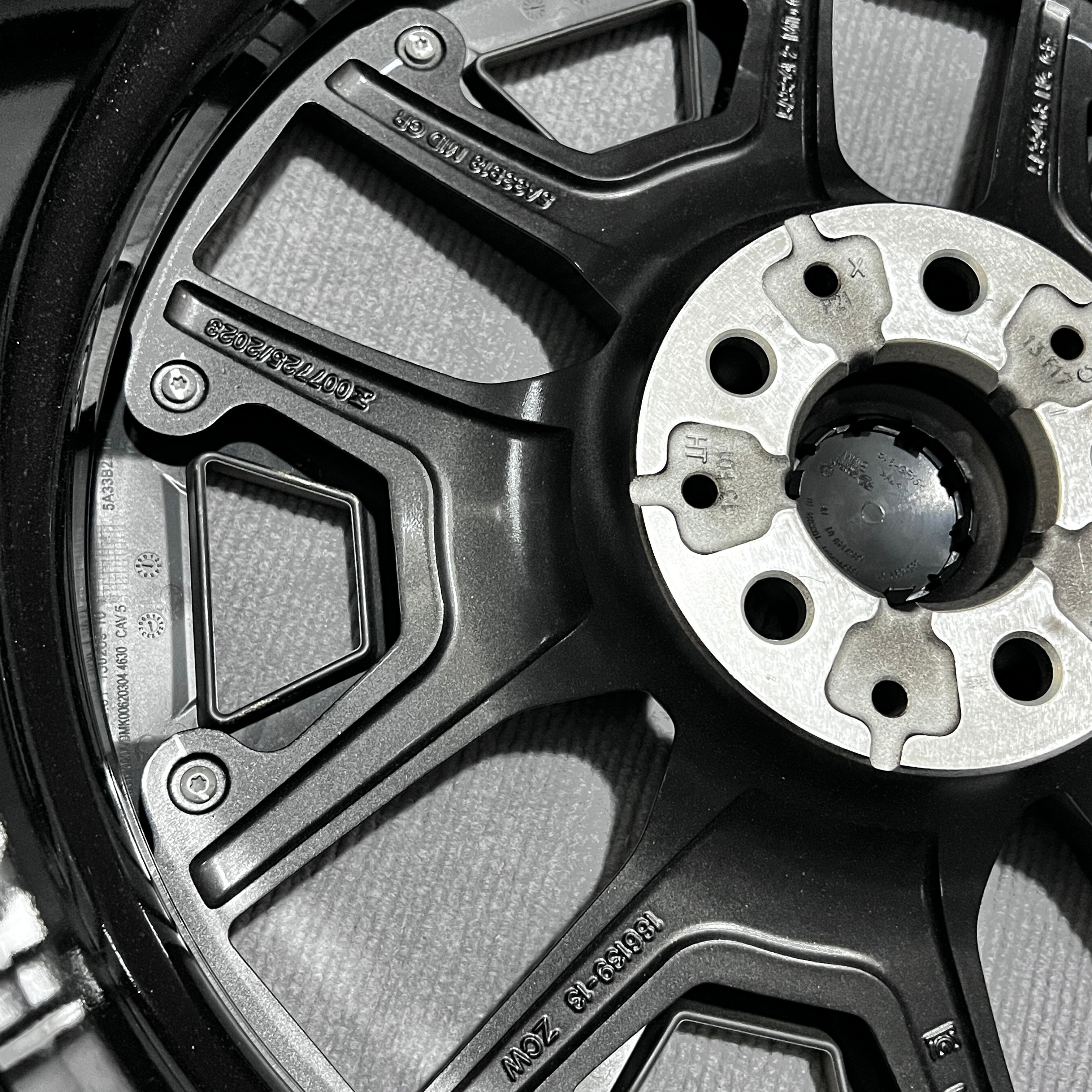 BMW 5 Series 934M 19 inch original wheels