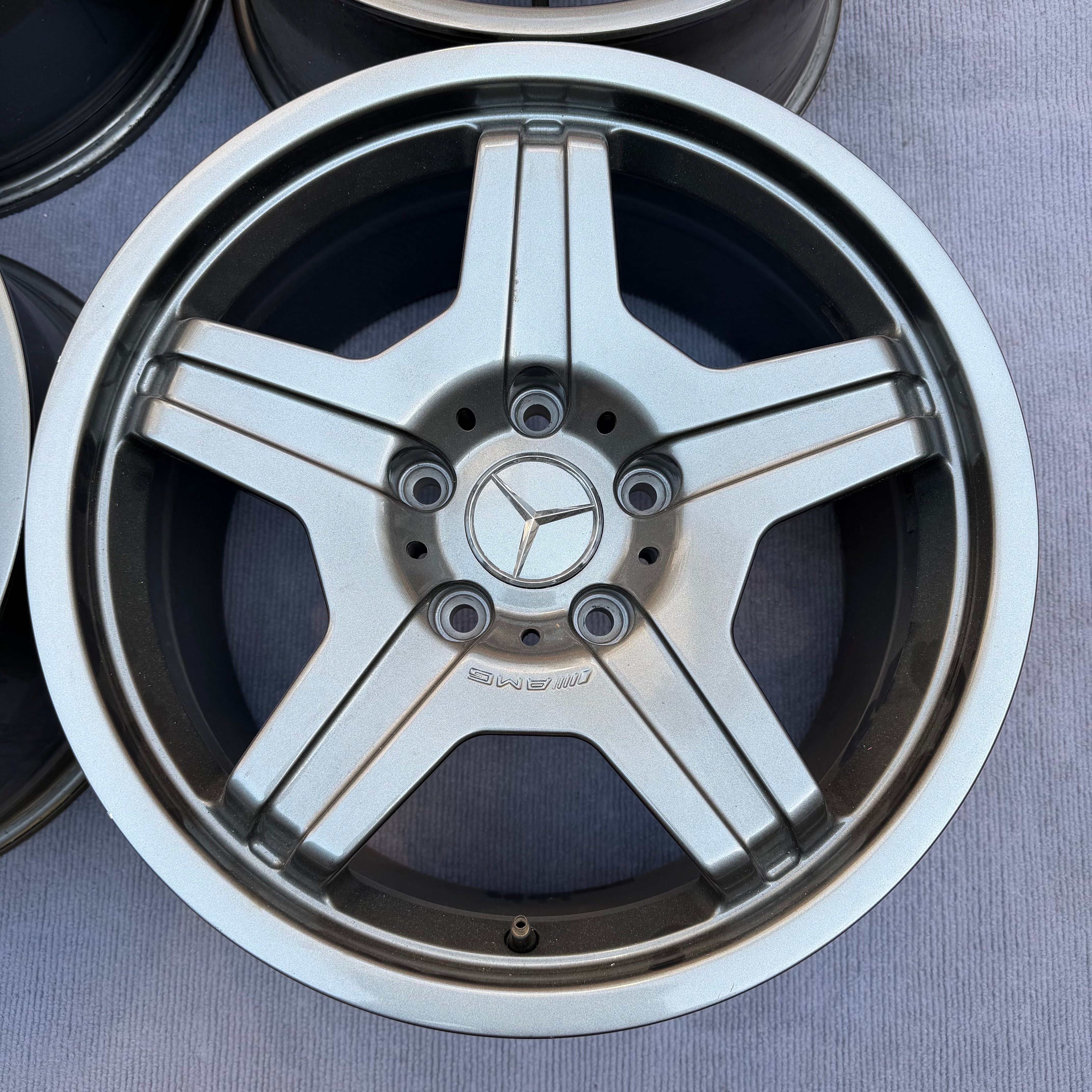 Mercedes-Benz G65 18 inch original wheels