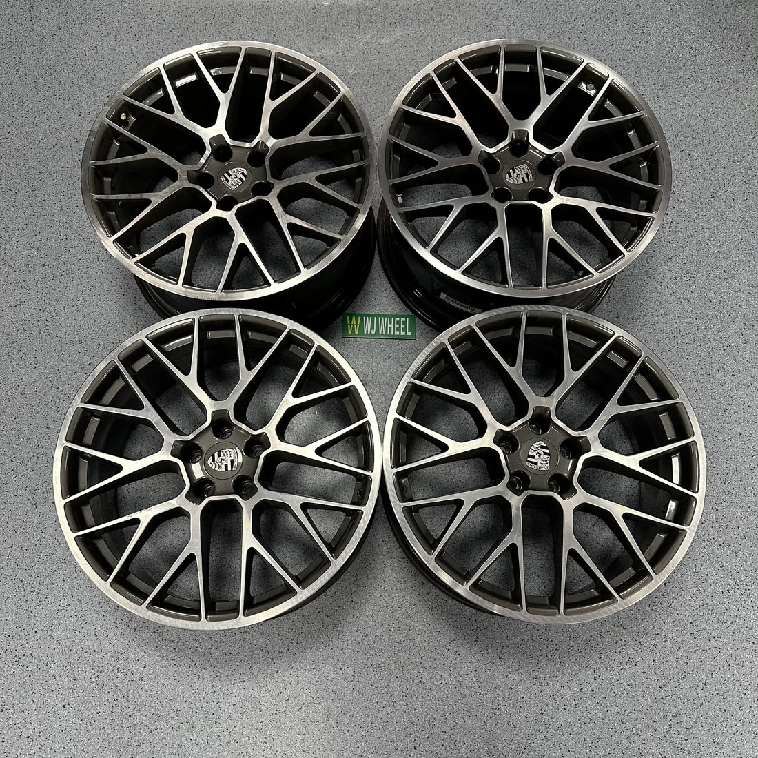 Porsche Macan 20 inch original wheel