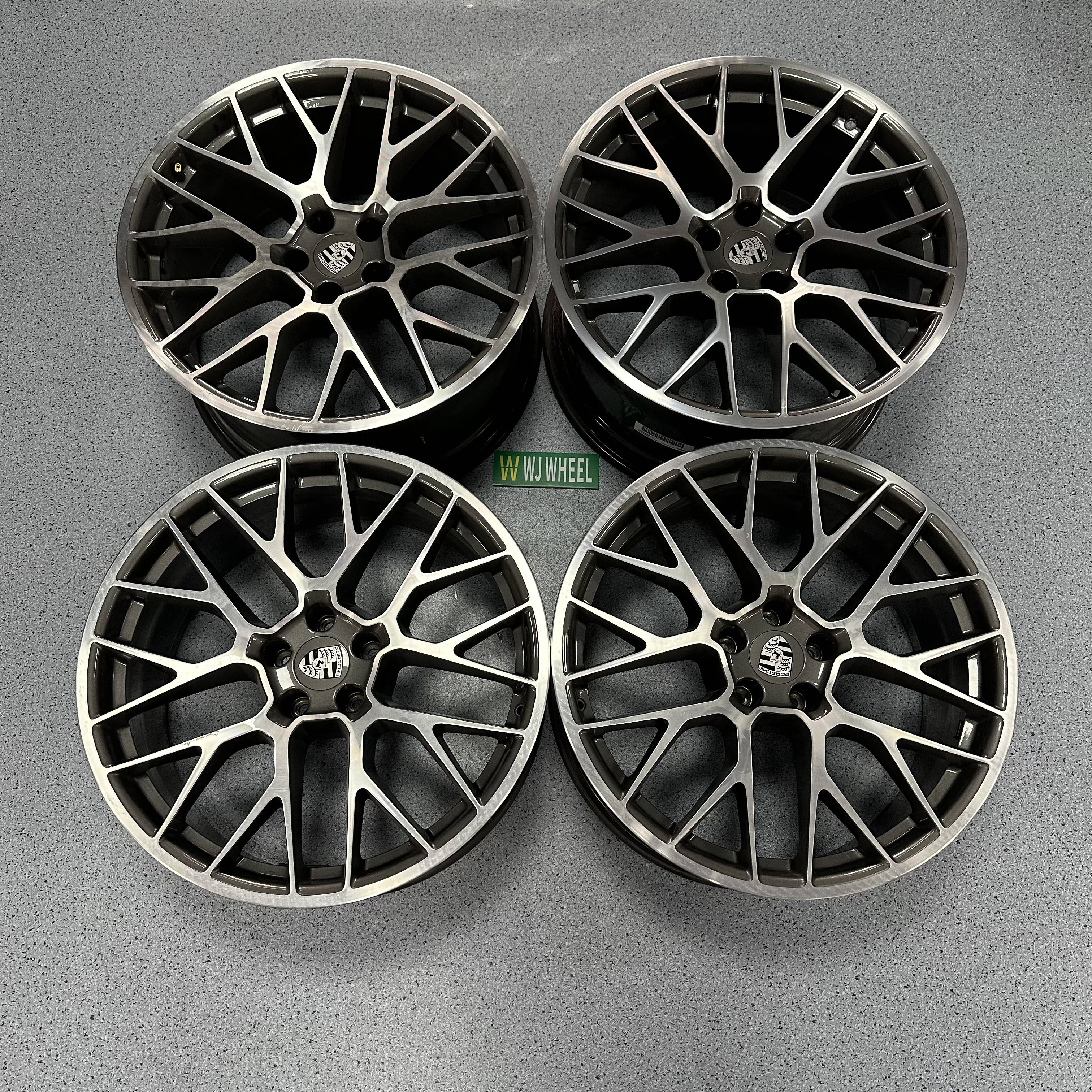 Porsche Macan 20 inch original wheel