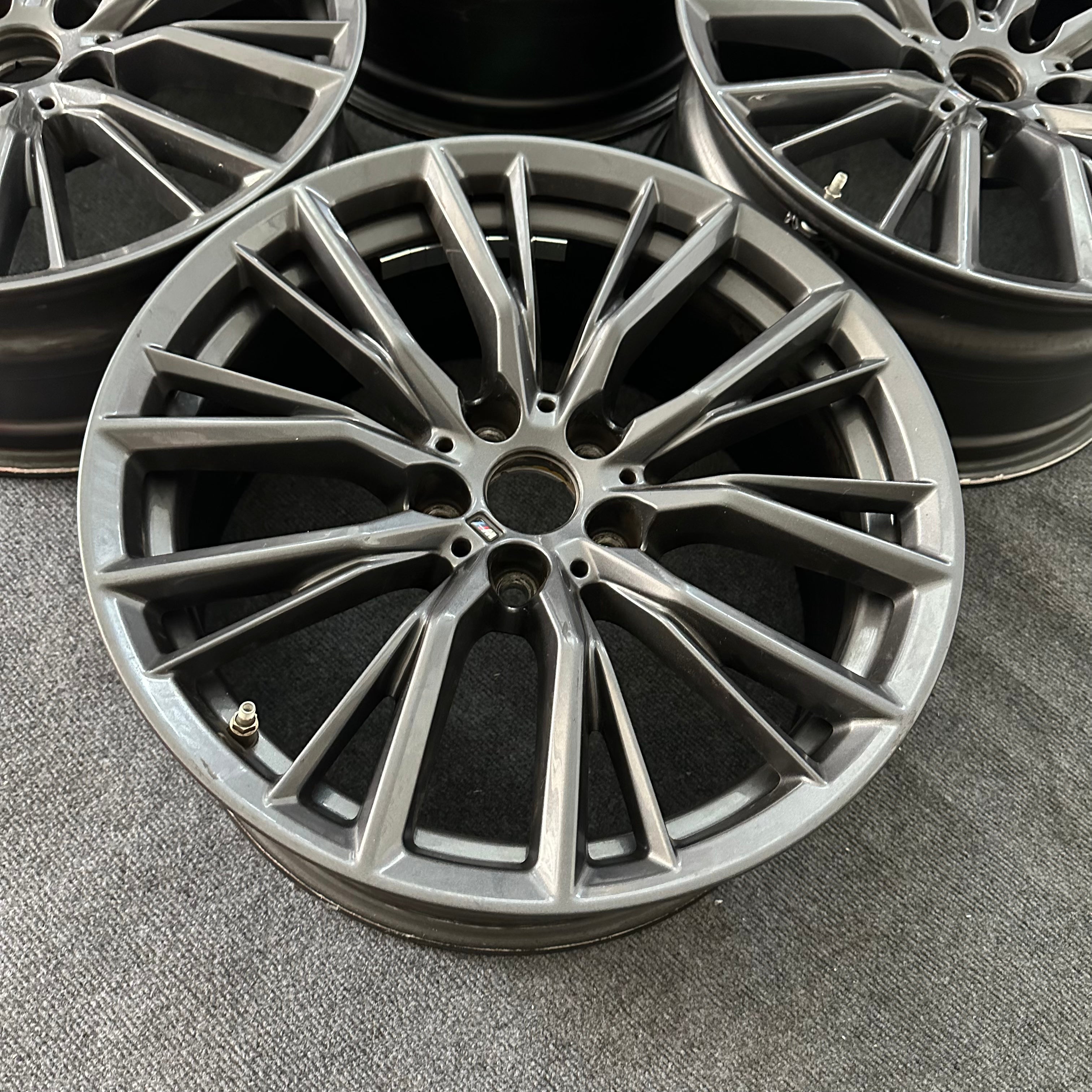 BMW 3 Series 18 inch original wheels