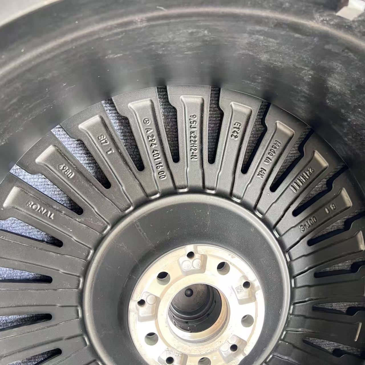 Mercedesbenz EQE 22 inch original wheel