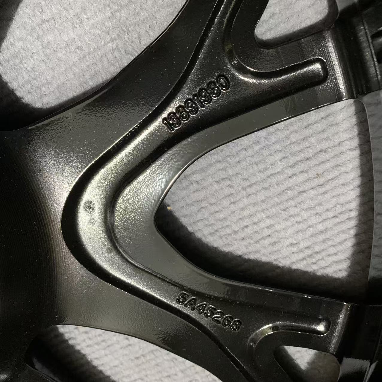 BMW 2 Series 977M 19 inch original wheels
