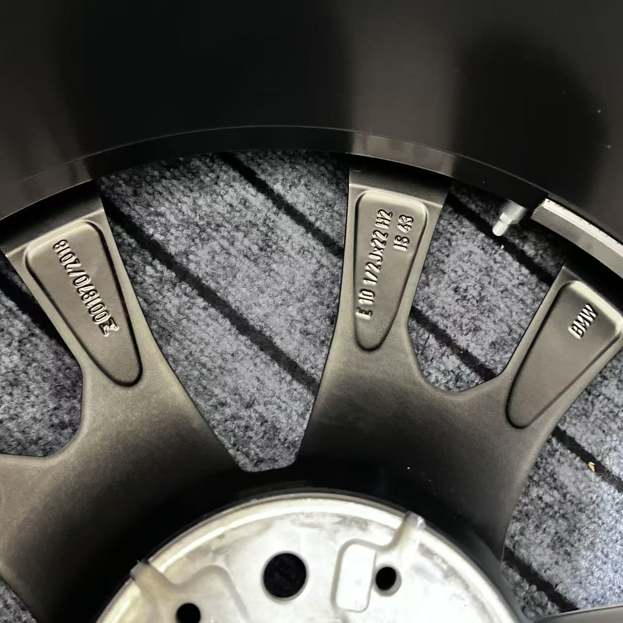 BMW X7 755M 22 inch original wheel