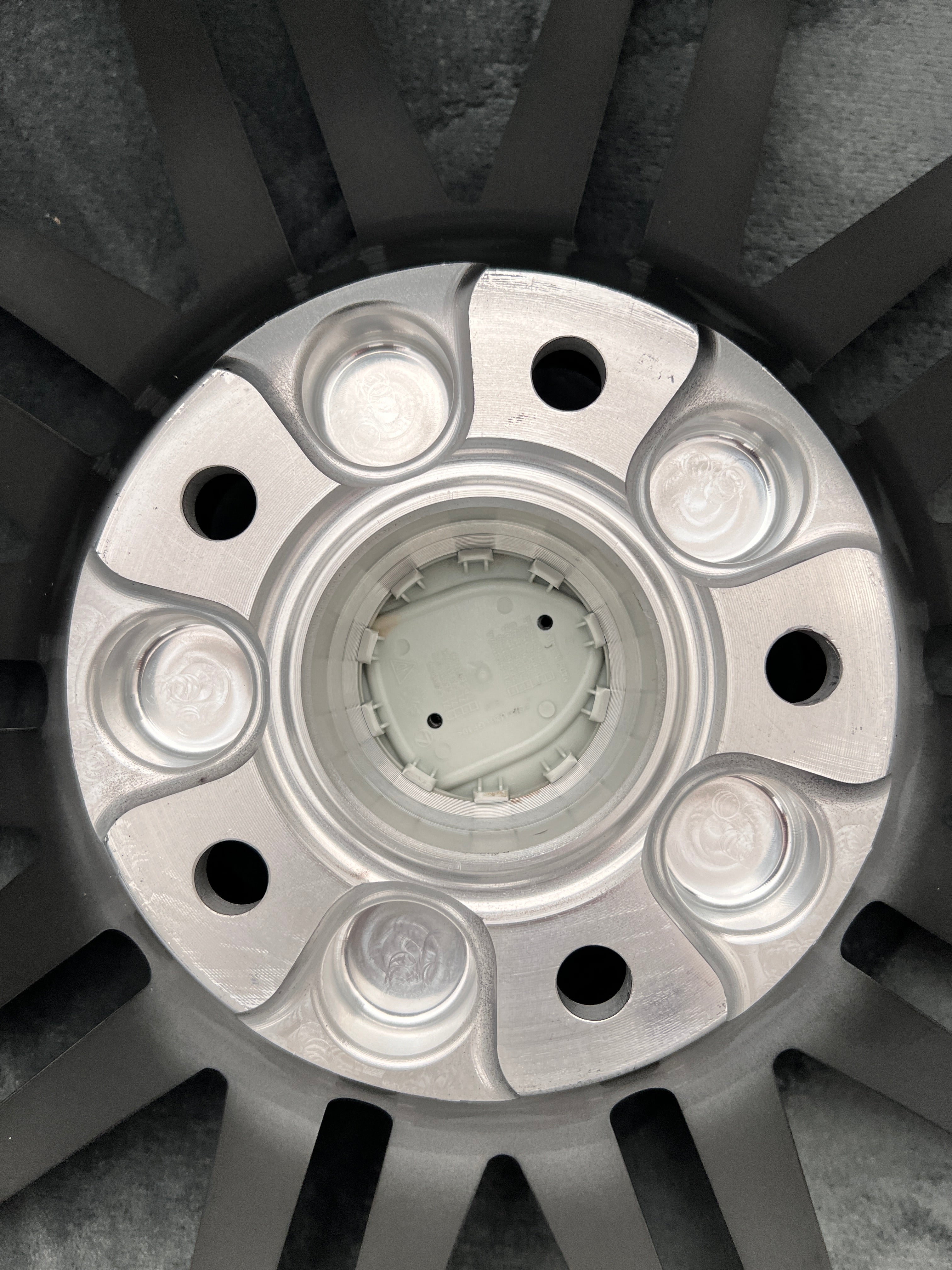 Porsche Cayenne 22 inch  original  wheel