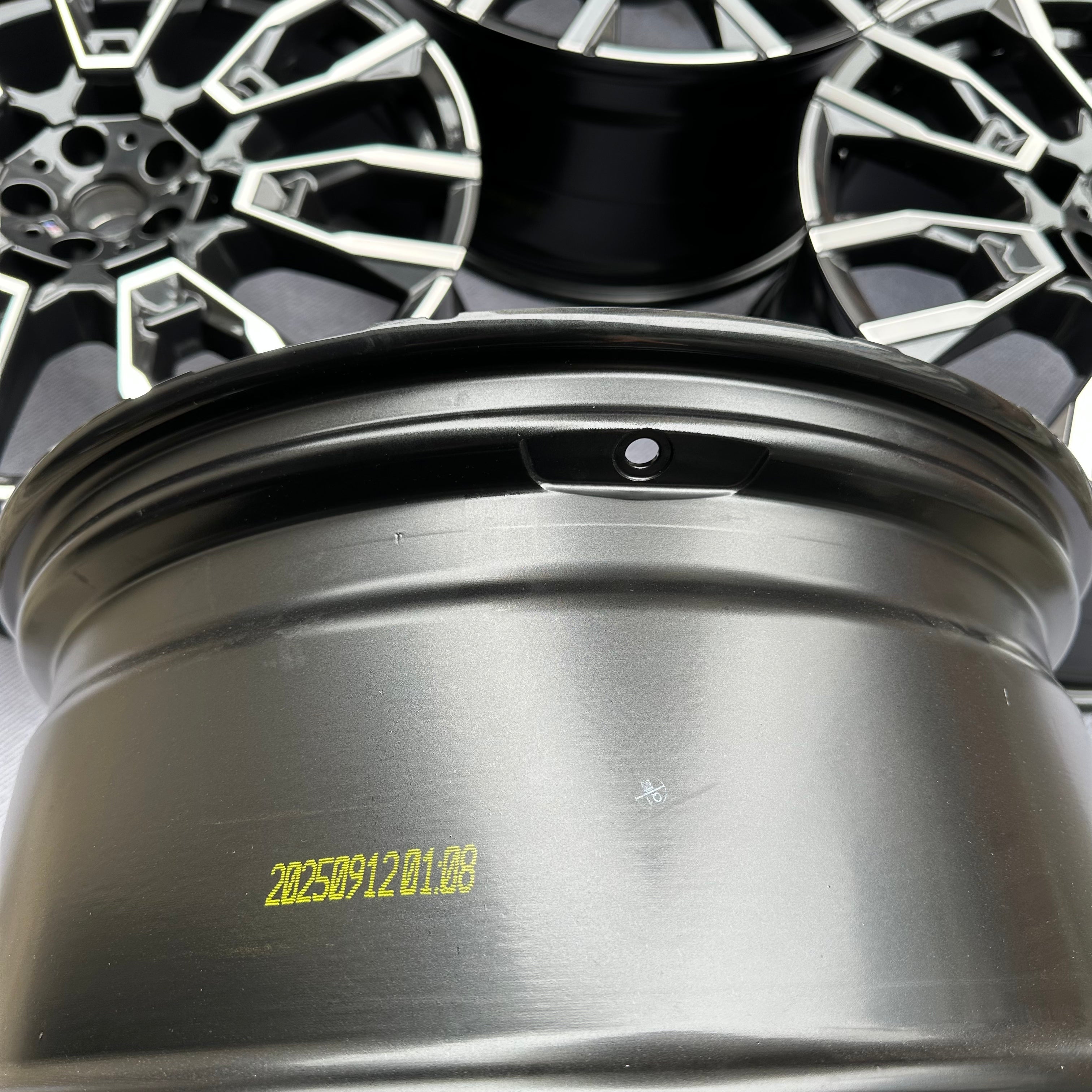 BMW X5 915M 21 inch brand new original wheels
