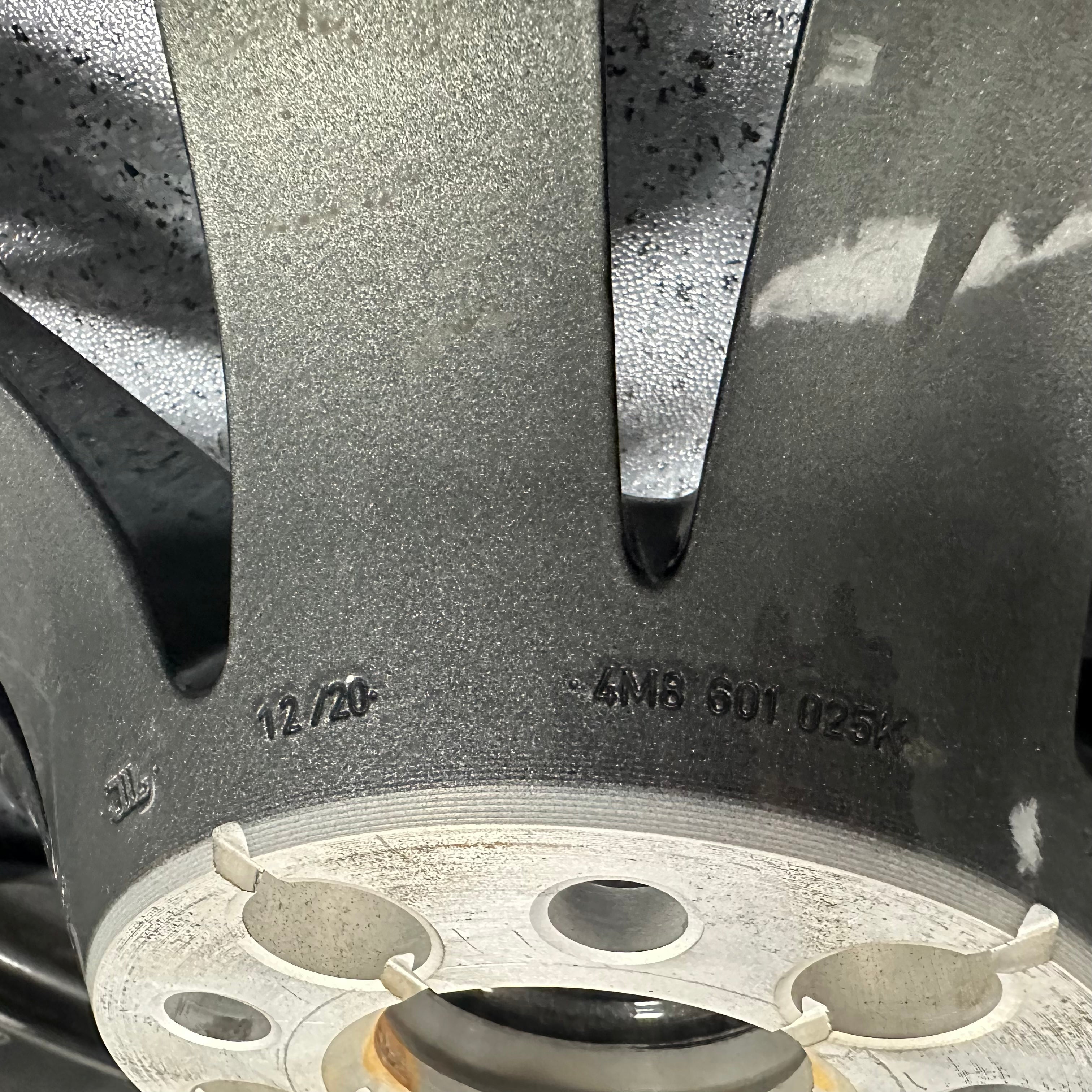 Audi Q8 22 inch original wheels