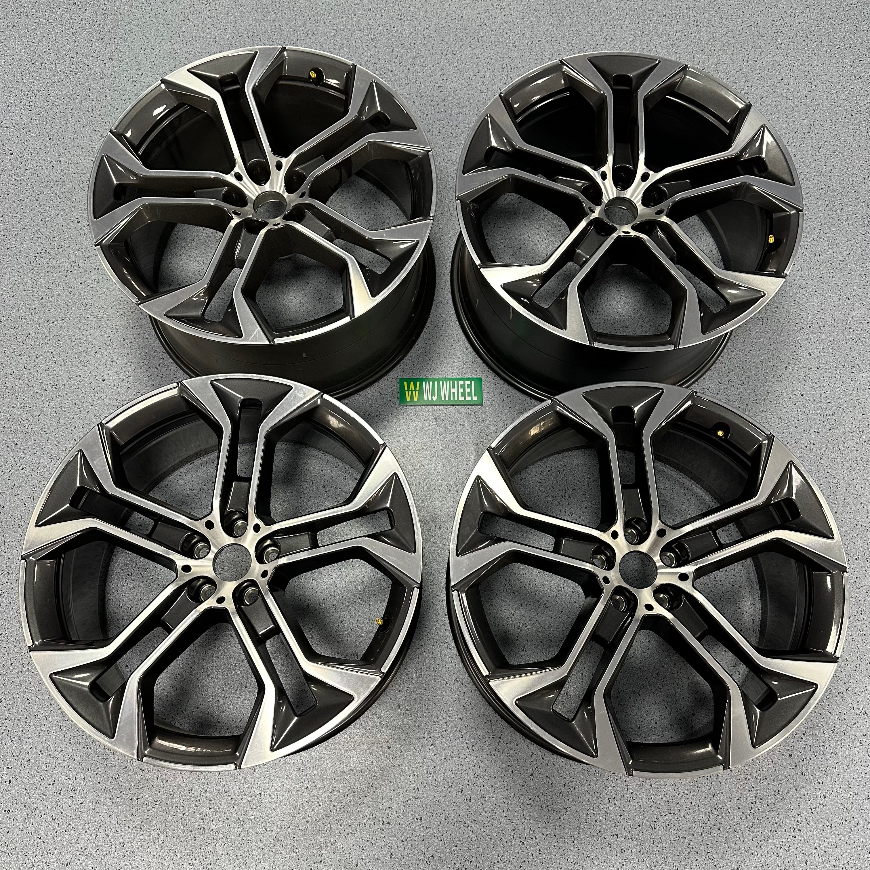 BMW X5 744M 21 inch original wheels