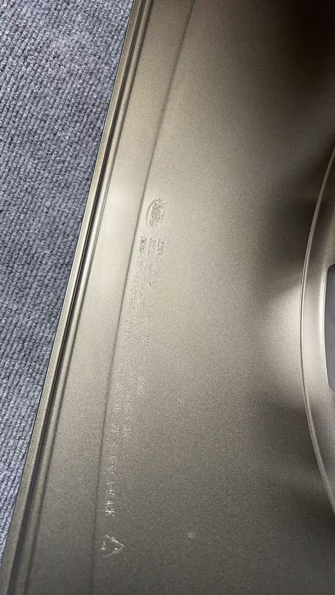 Land Rover RangeRover 22 inch original wheel