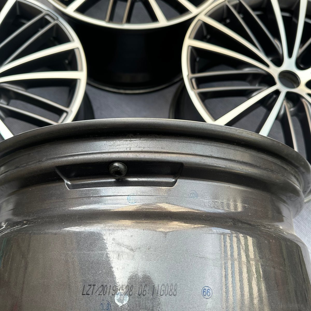 BMW 5 Series 530 635M 19-inch factory wheels