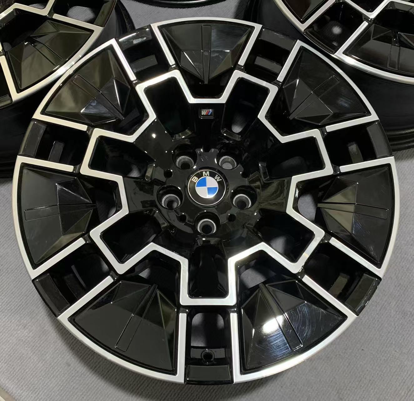 BMW 4 Series 996M 19 inch original wheels