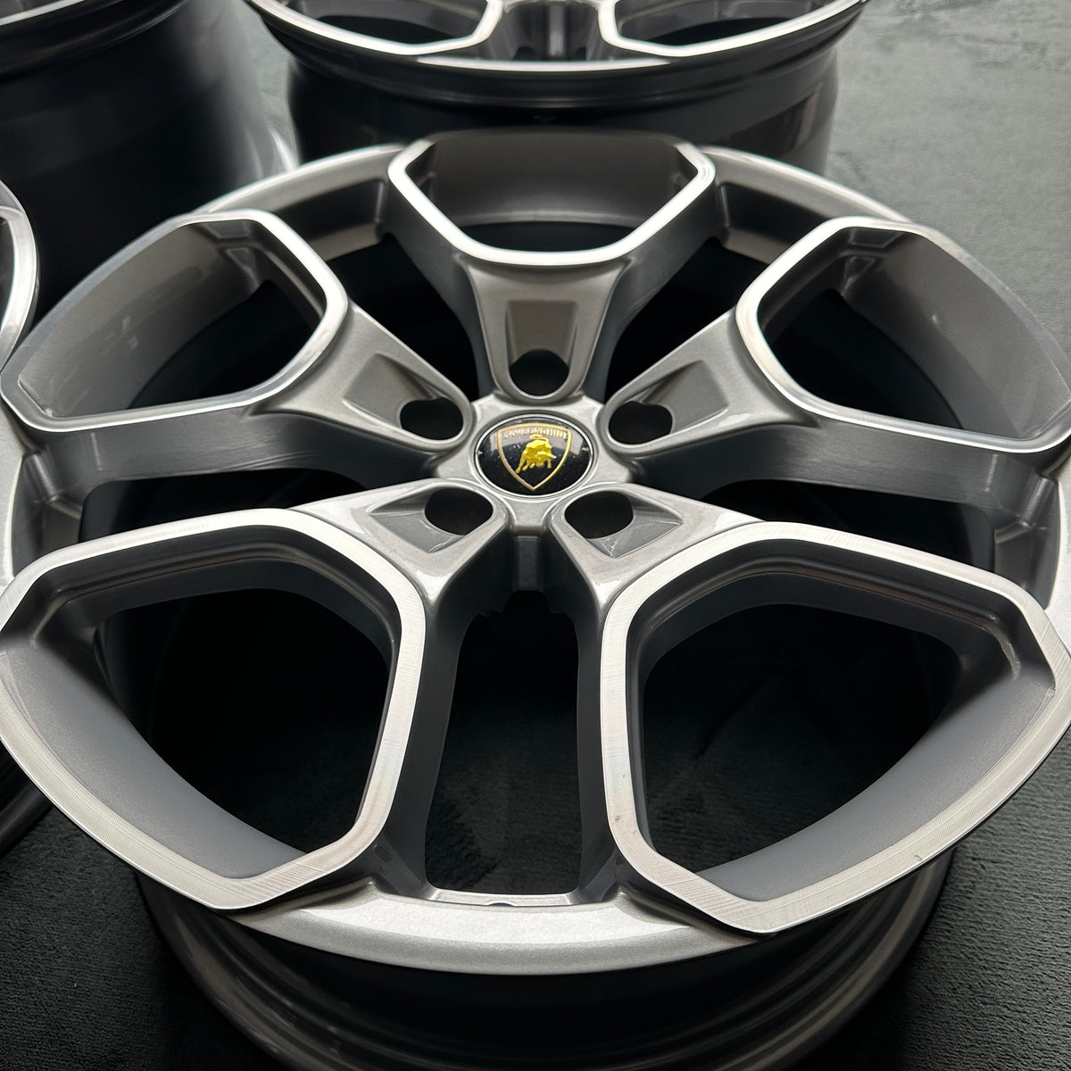 MB09 19 inch 5*112 57.1