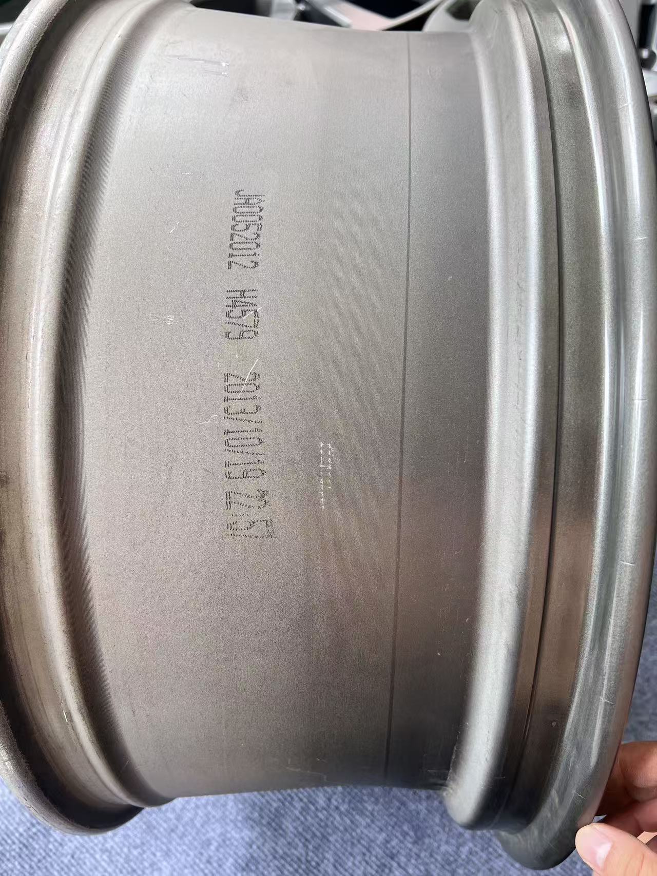 Land Rover RangeRover 22 inch original wheel