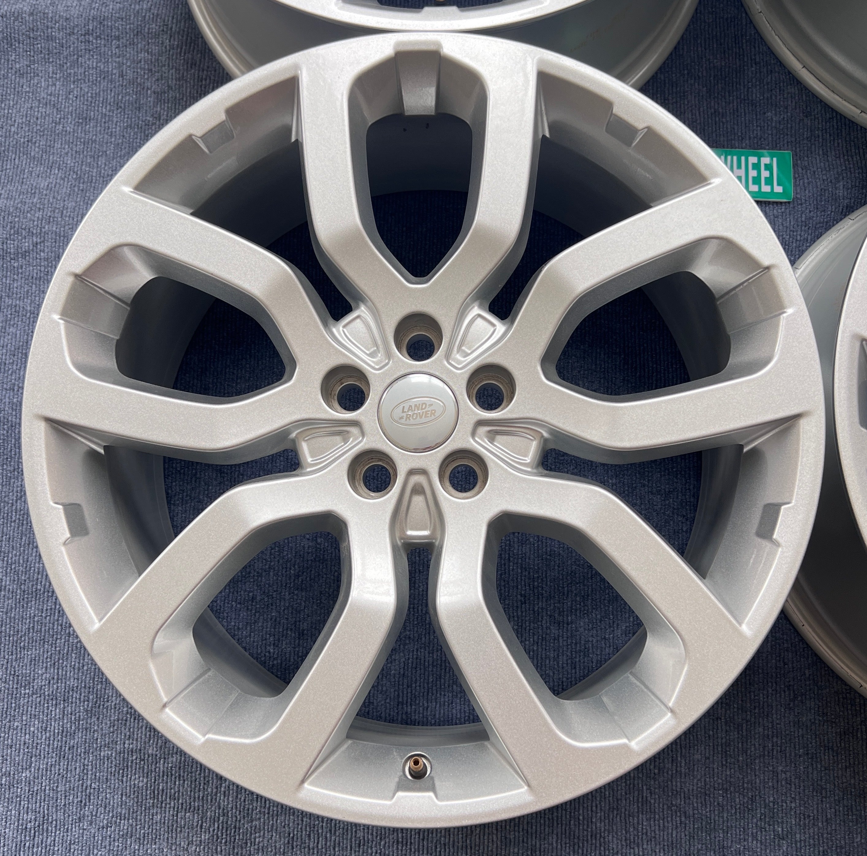 Land Rover RangeRover 22 inch original wheel