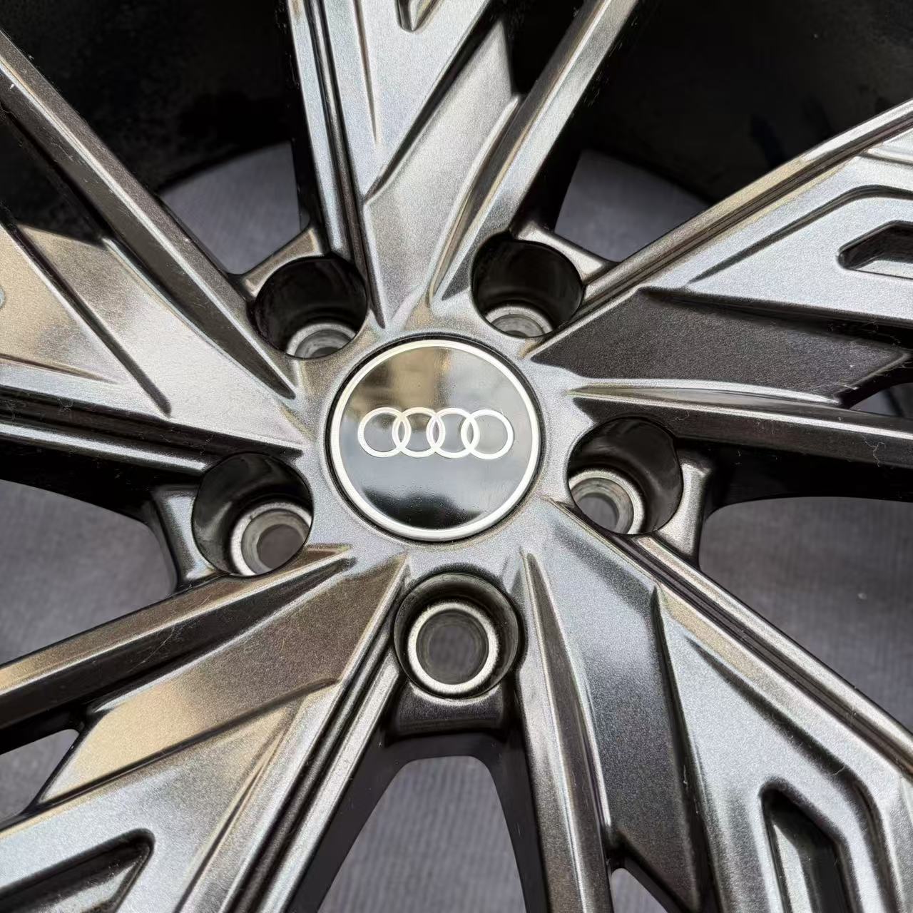 Audi  A7 21 inch original wheel black