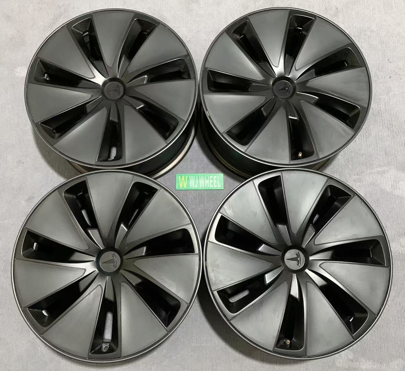 Tesla Model 3 18 inch original wheels