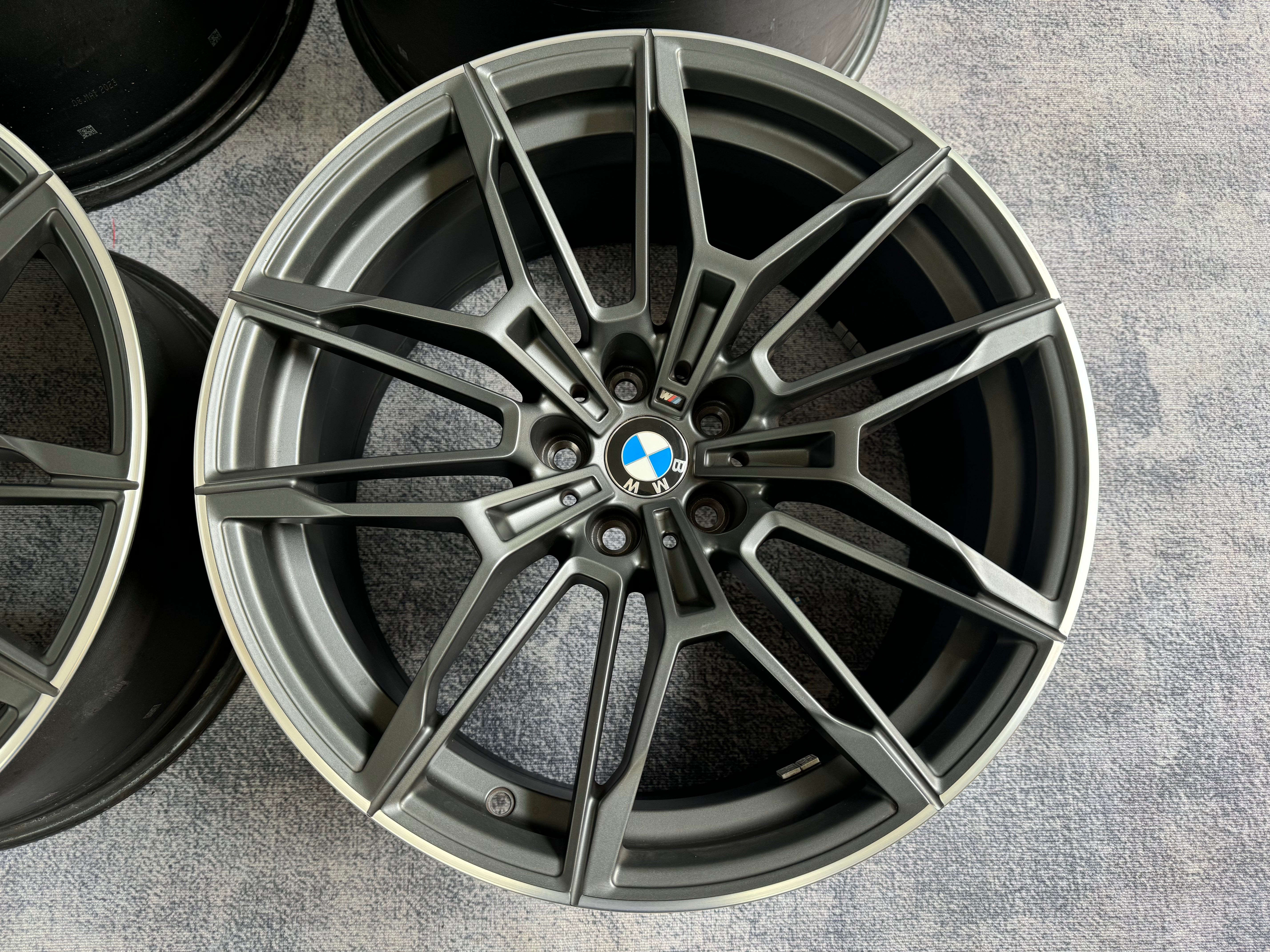 BMW M4 825M 19/20 inch gray original wheel