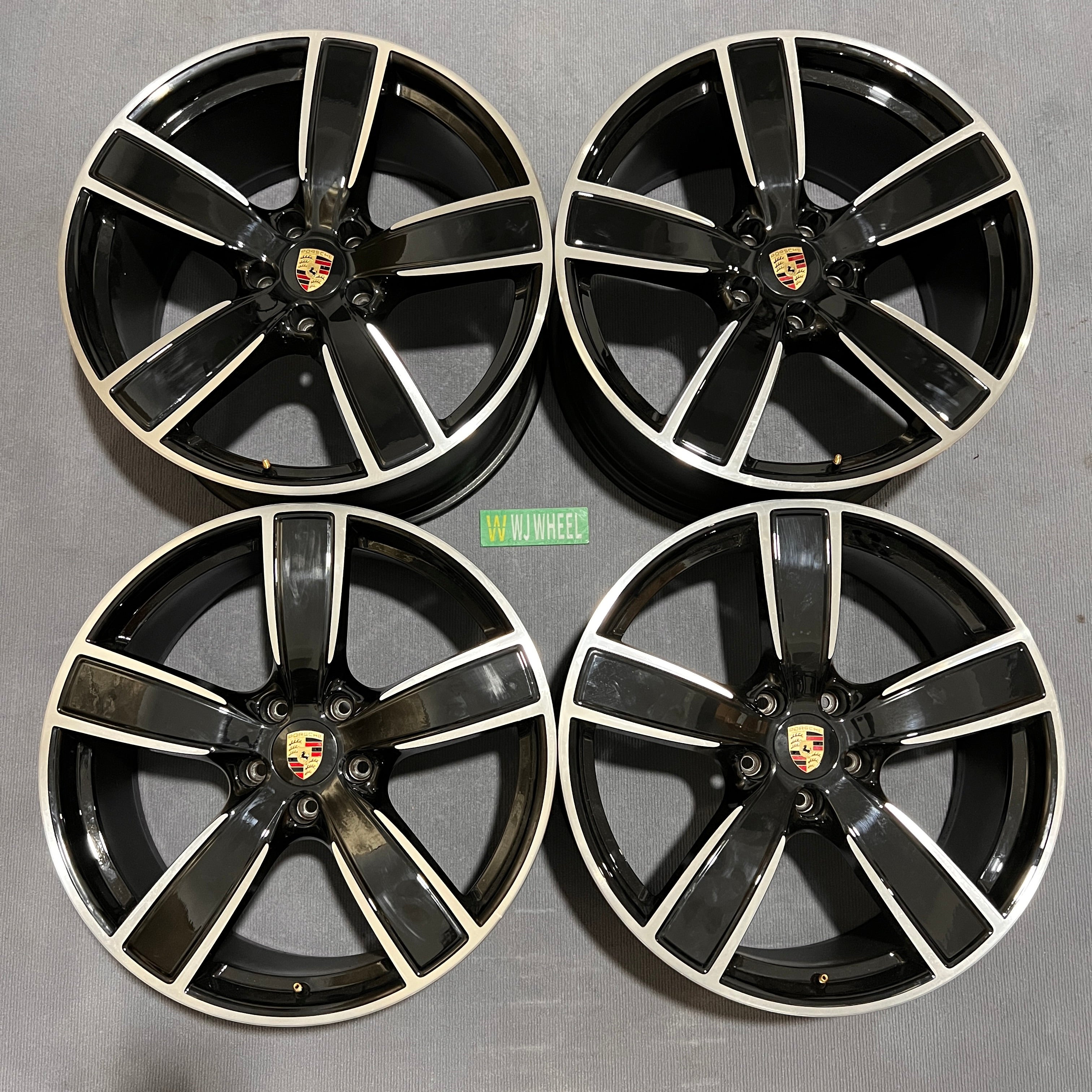 Porches Cayenne 22 inch original wheel