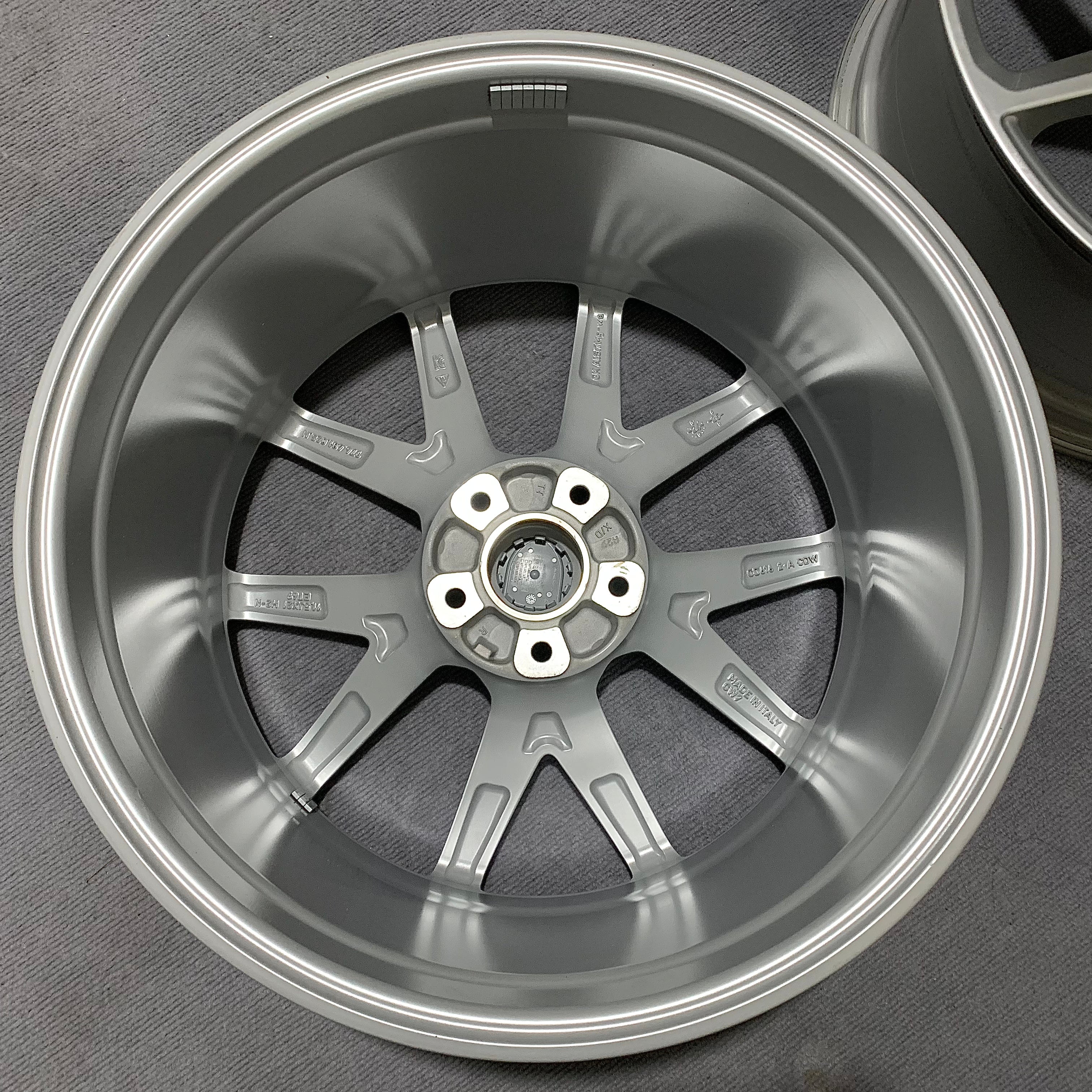 Porsche Panamera 21-inch original wheels