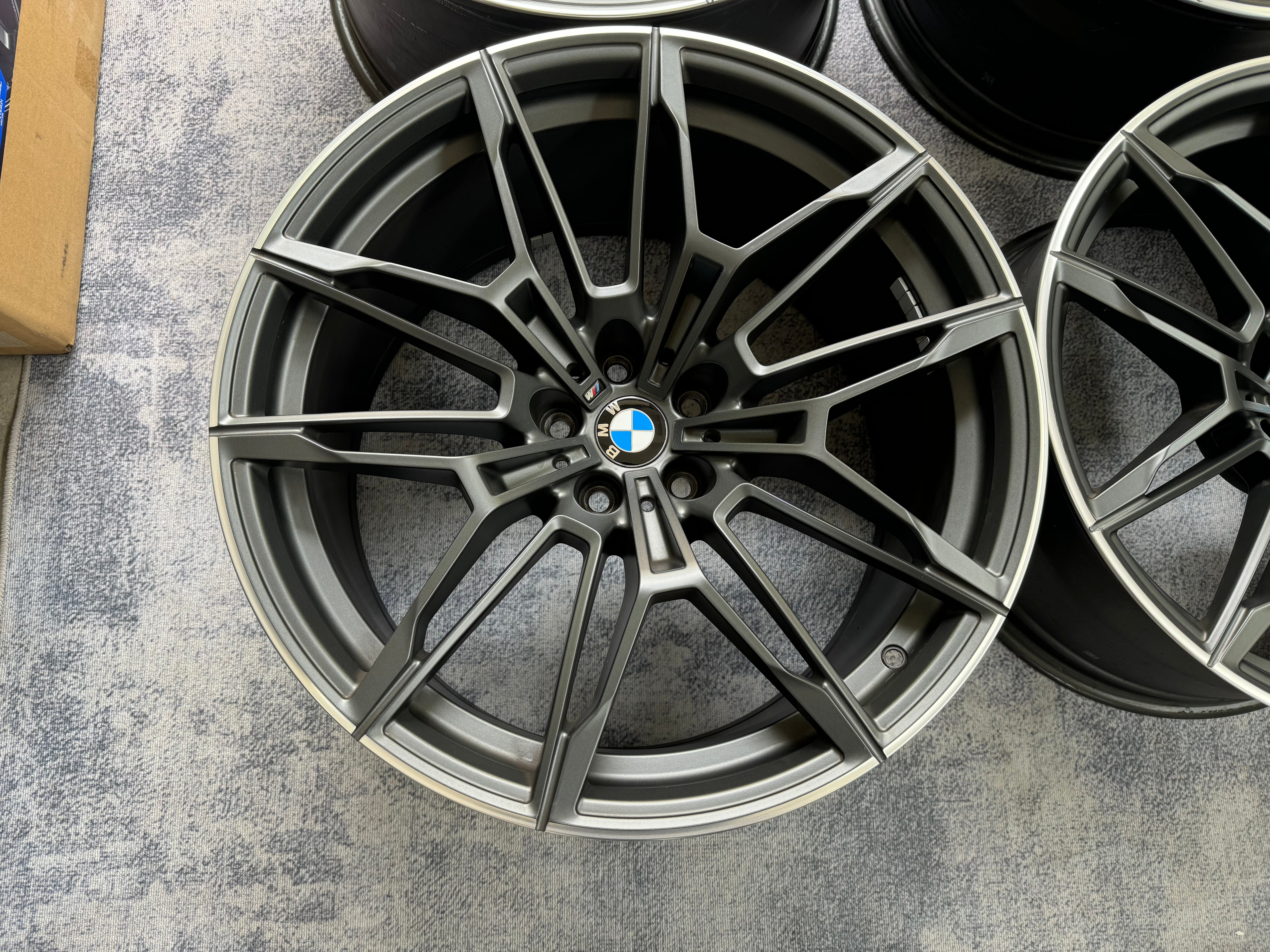 BMW M4 825M 19/20 inch gray original wheel