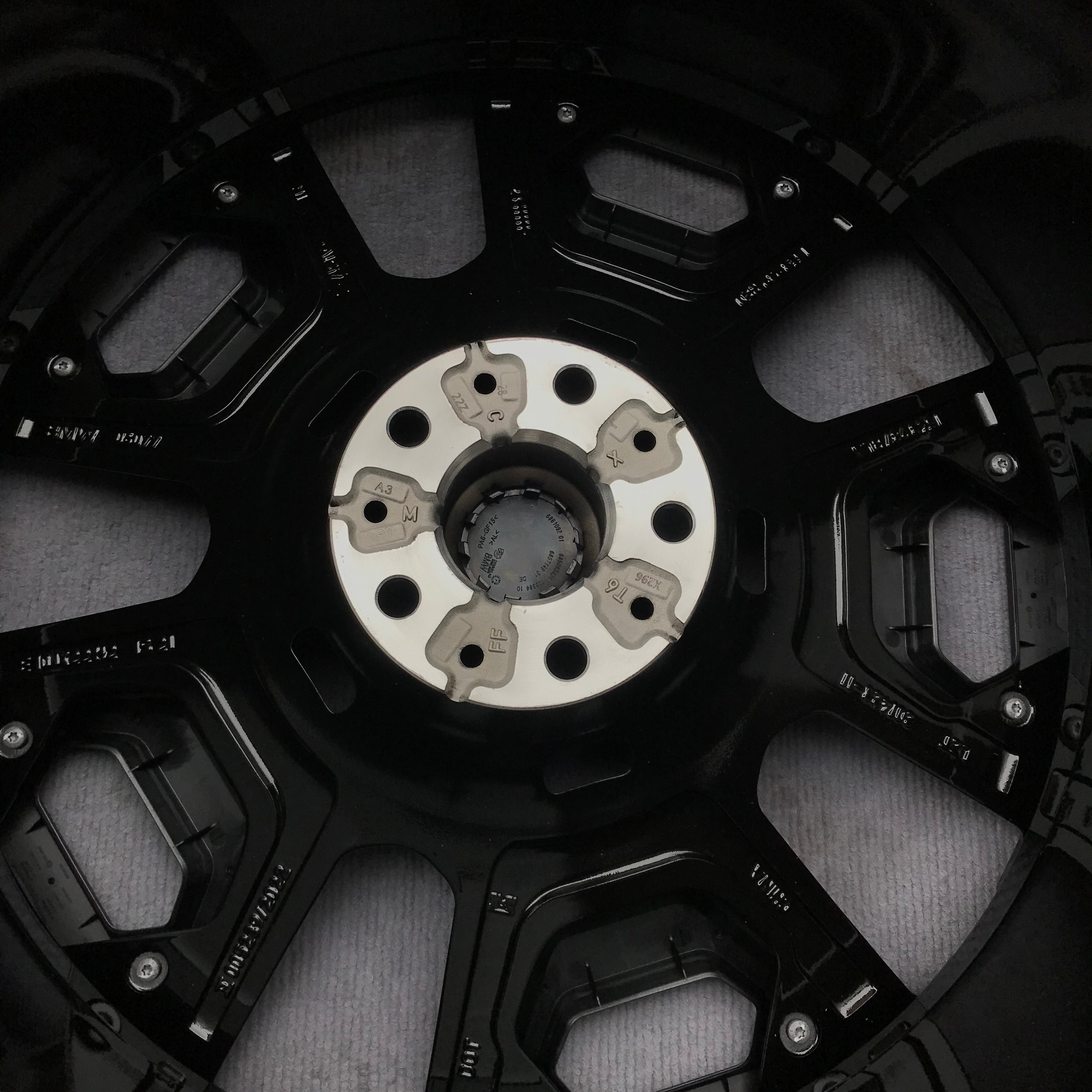 BMW XM 22 inch Brand new original wheels