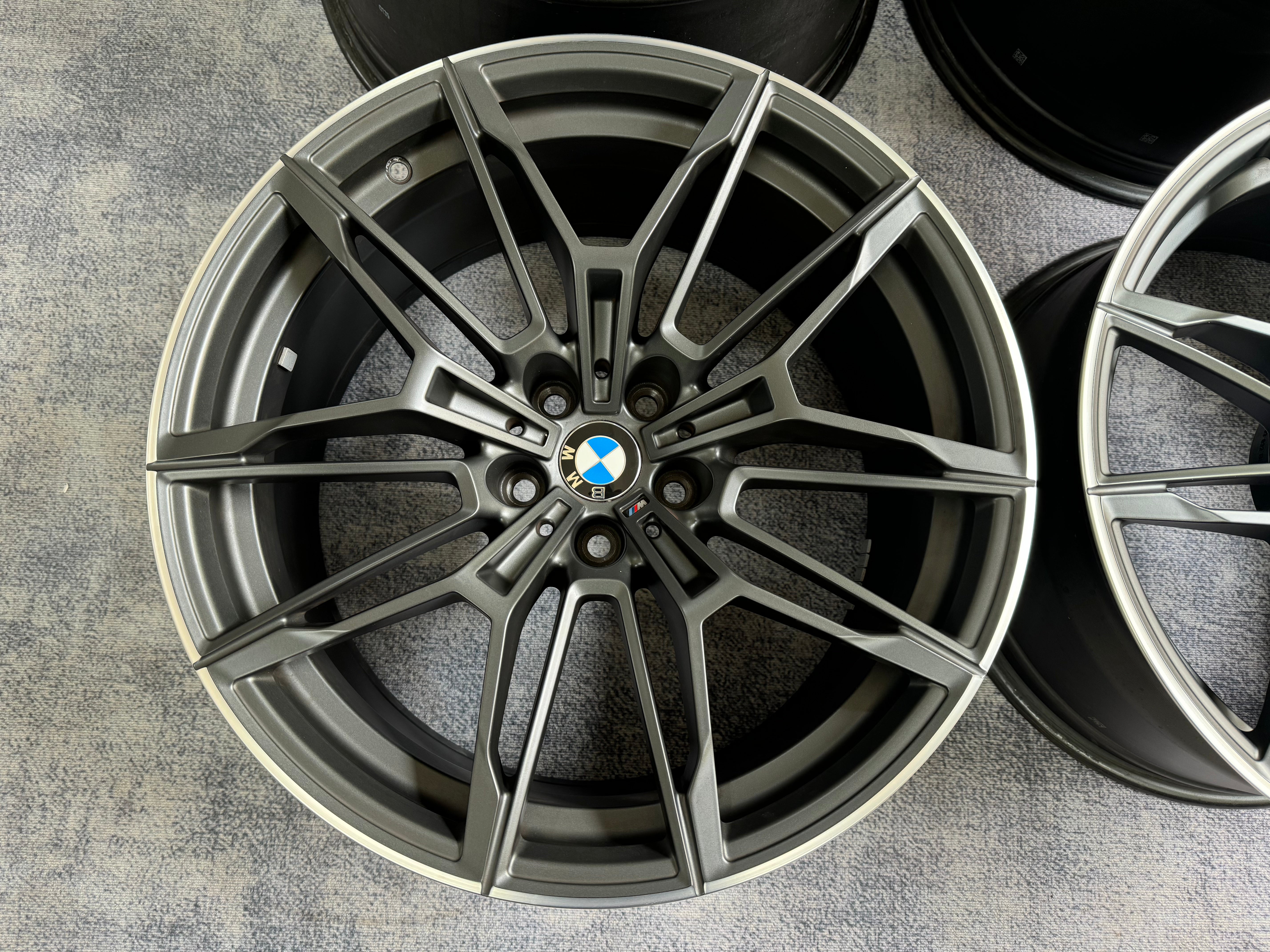 BMW M4 825M 19/20 inch gray original wheel