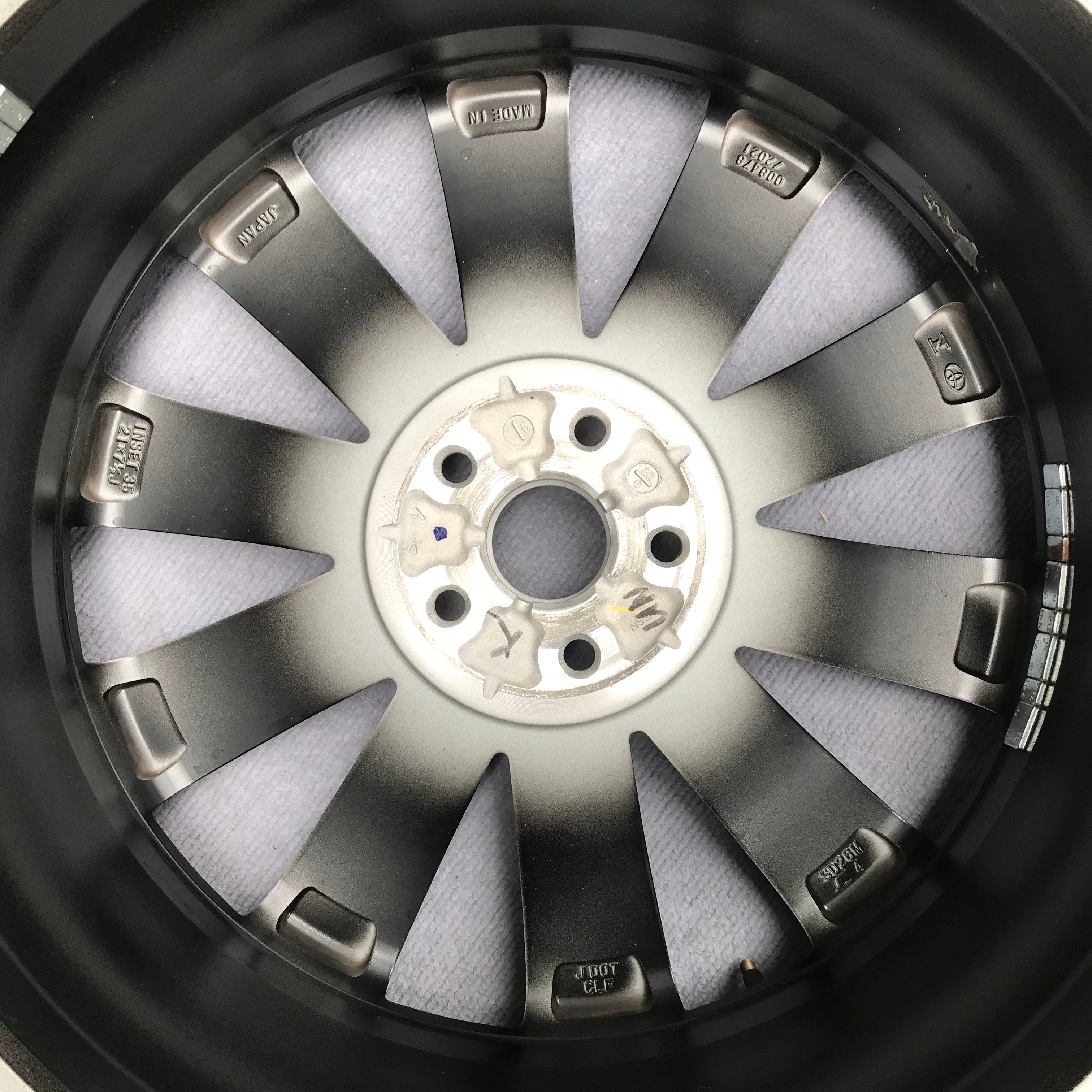 Toyota Crown 21-inch original wheels