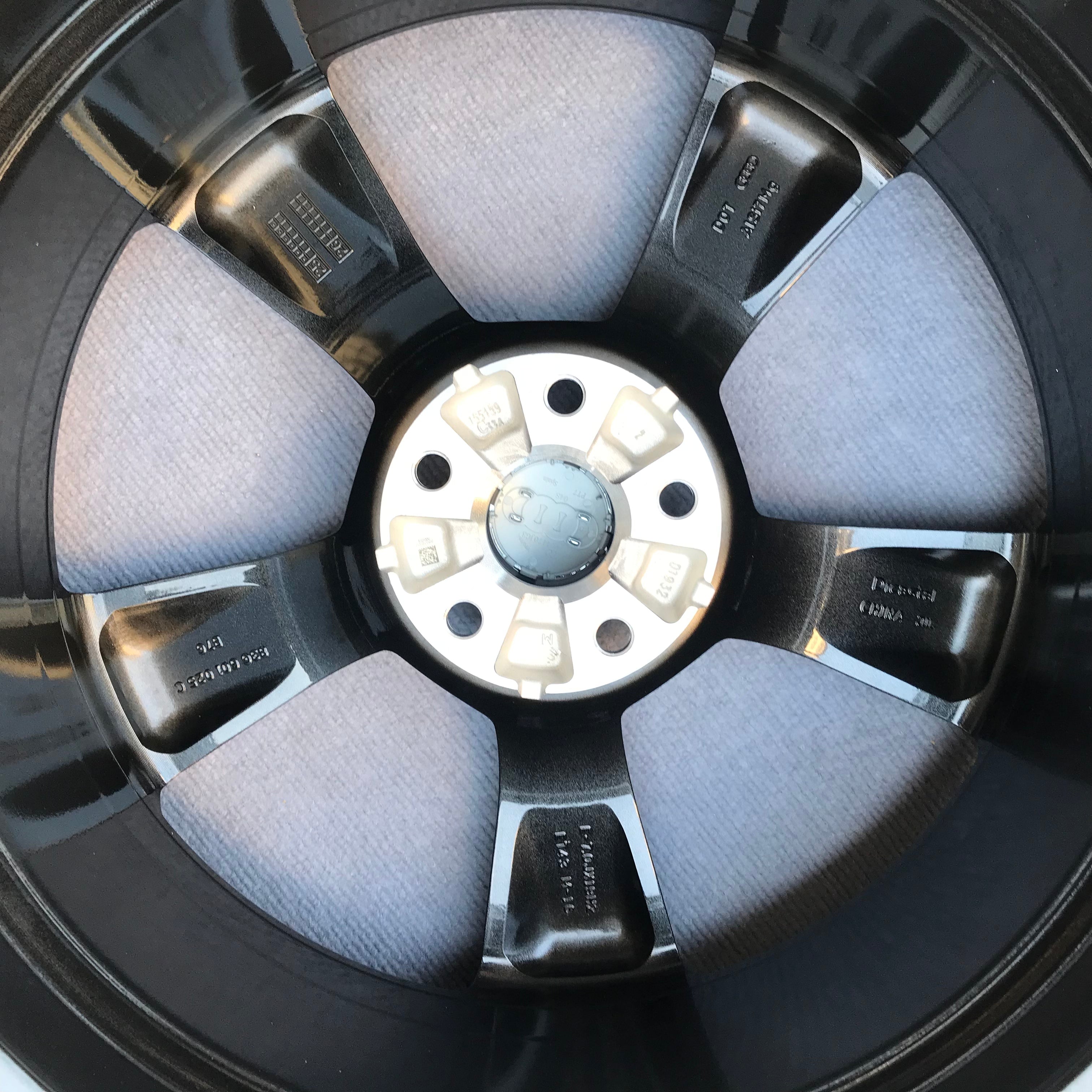 Audi Q3 19 inch original wheel