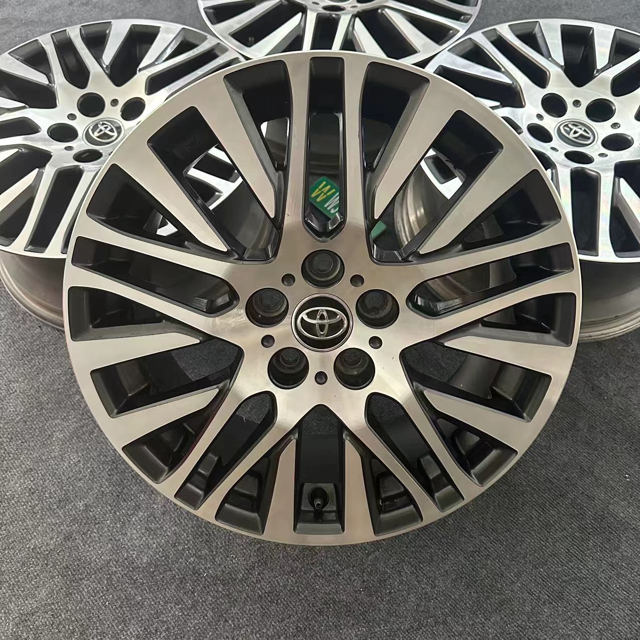 Toyota Alphard 18 inch Original wheels