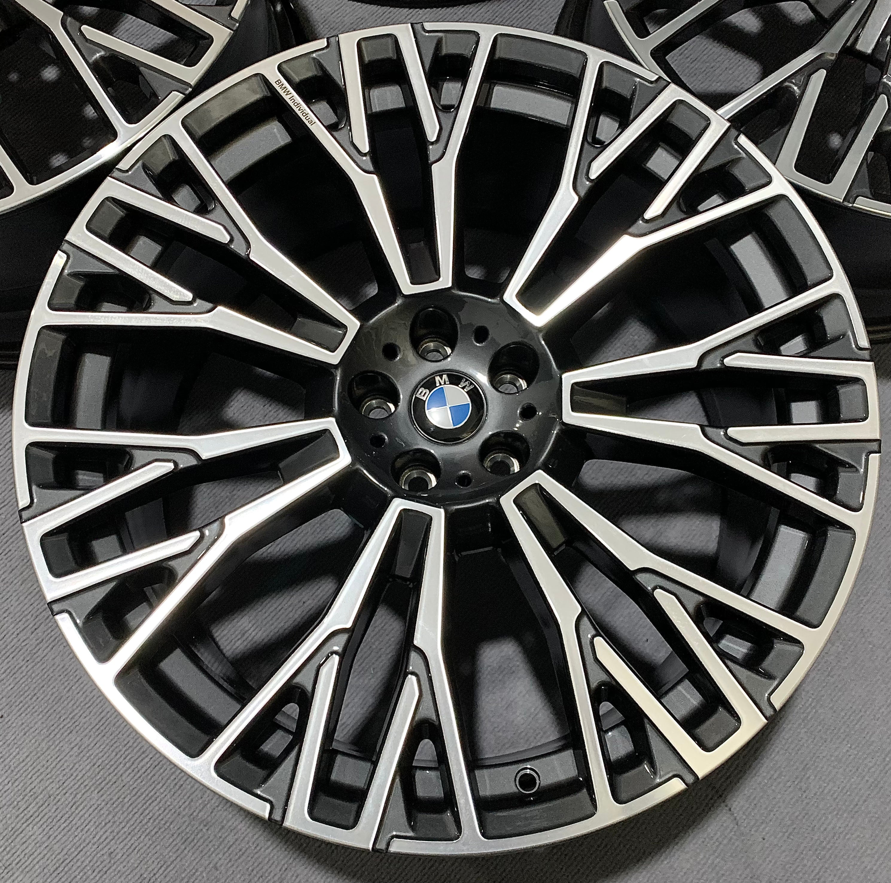 BMW X5 745M 22 inch brand new original wheels