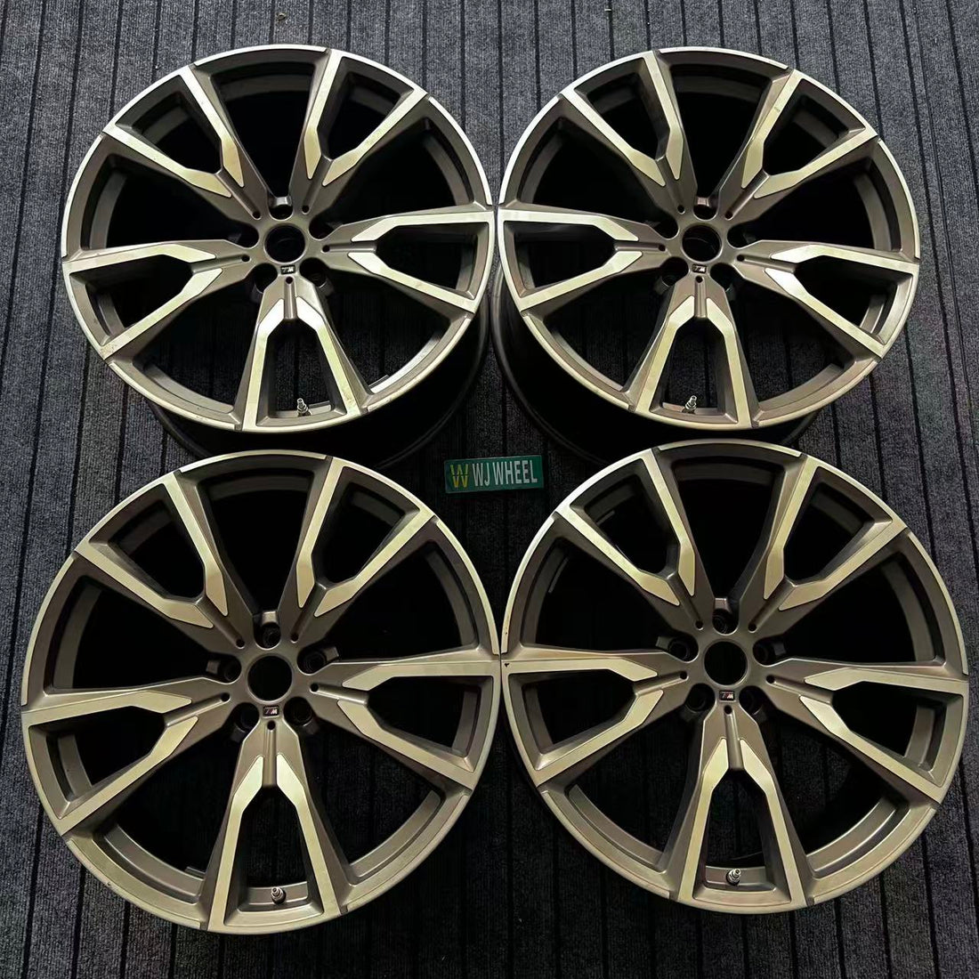 BMW X7 755M 22 inch original wheel